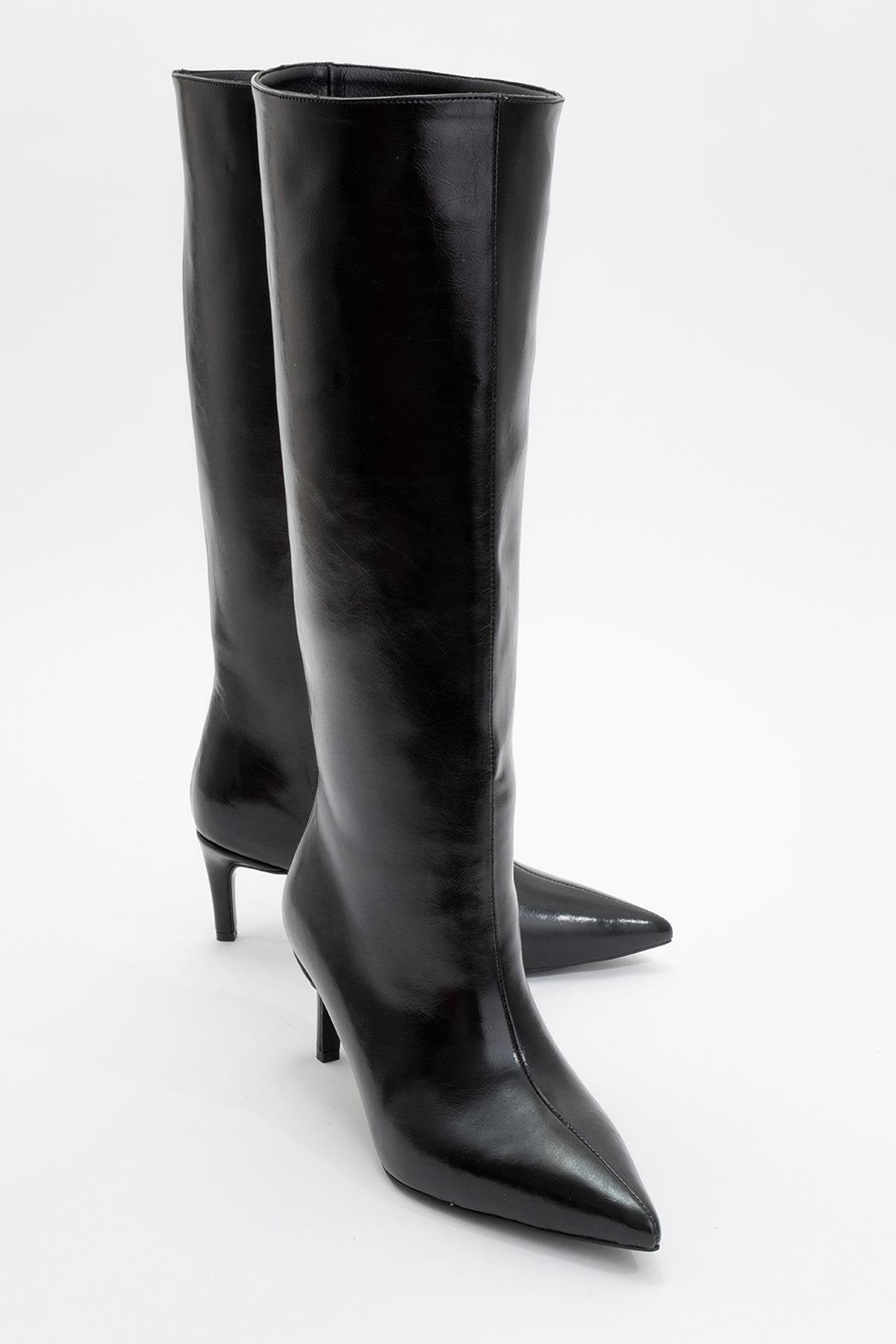 Camila - Black Heeled Boot – front three-quarter view showing leather, black, Vowalisse