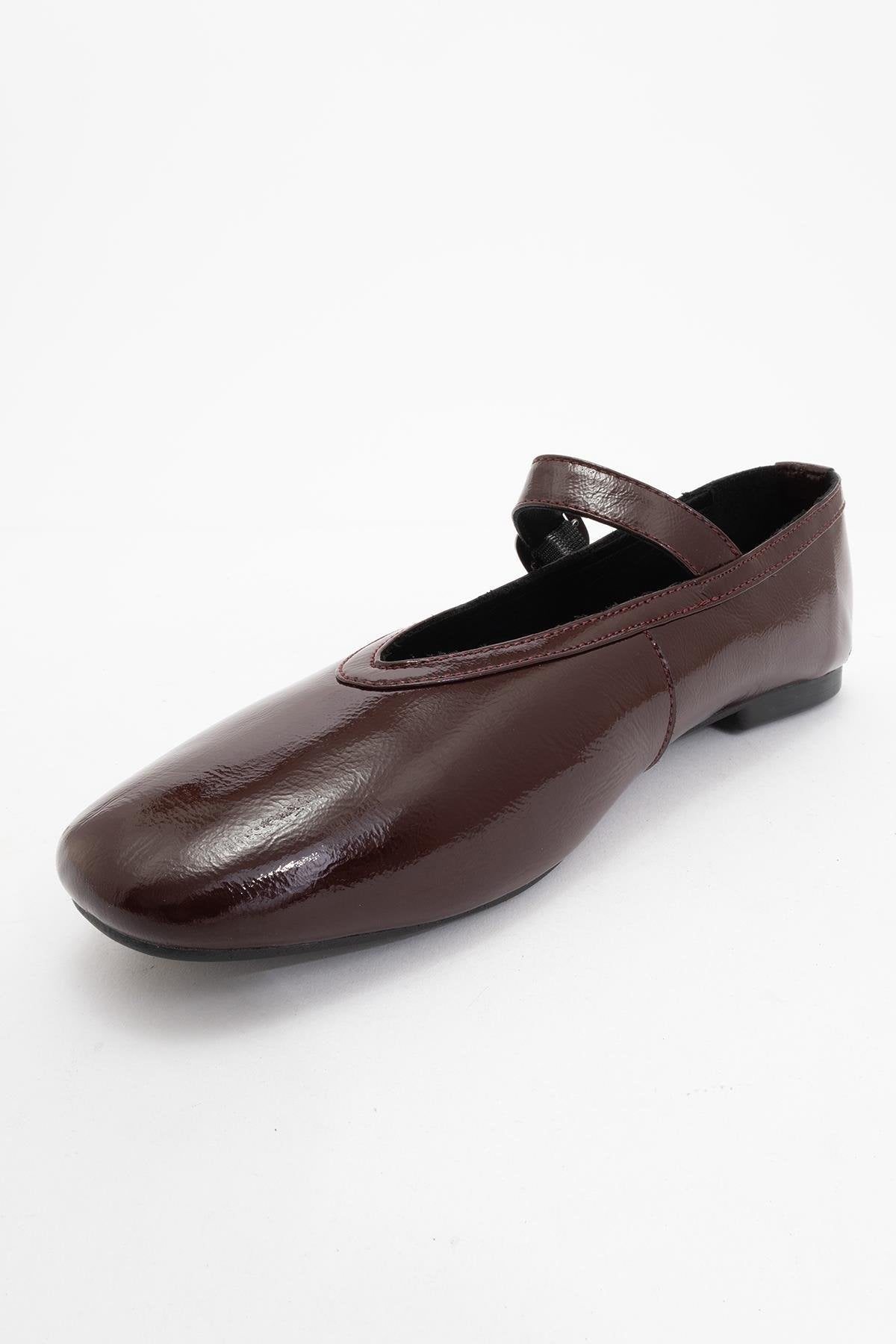 Matilda - Brown Patent Leather Mary Jane Flats – detail view showing leather, Vowalisse