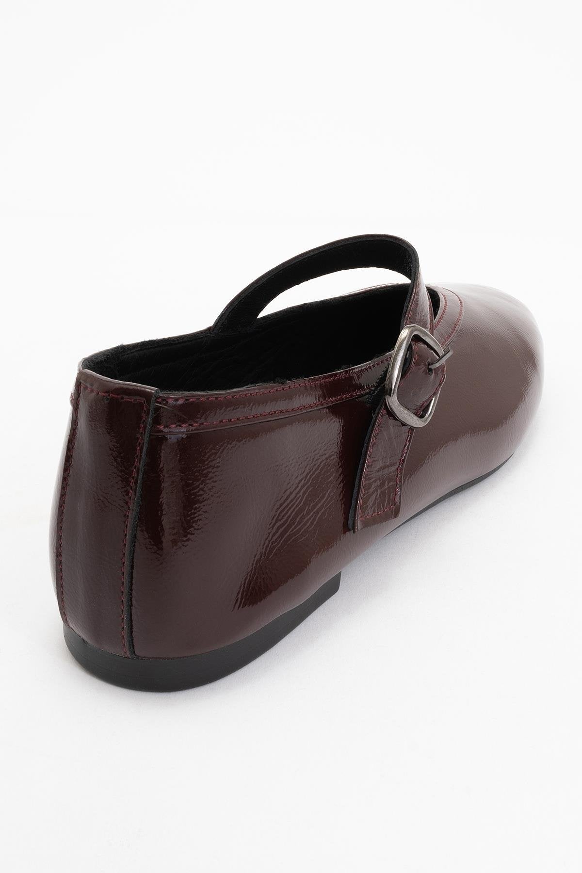 Matilda - Brown Patent Leather Mary Jane Flats – heel view showing leather, Vowalisse