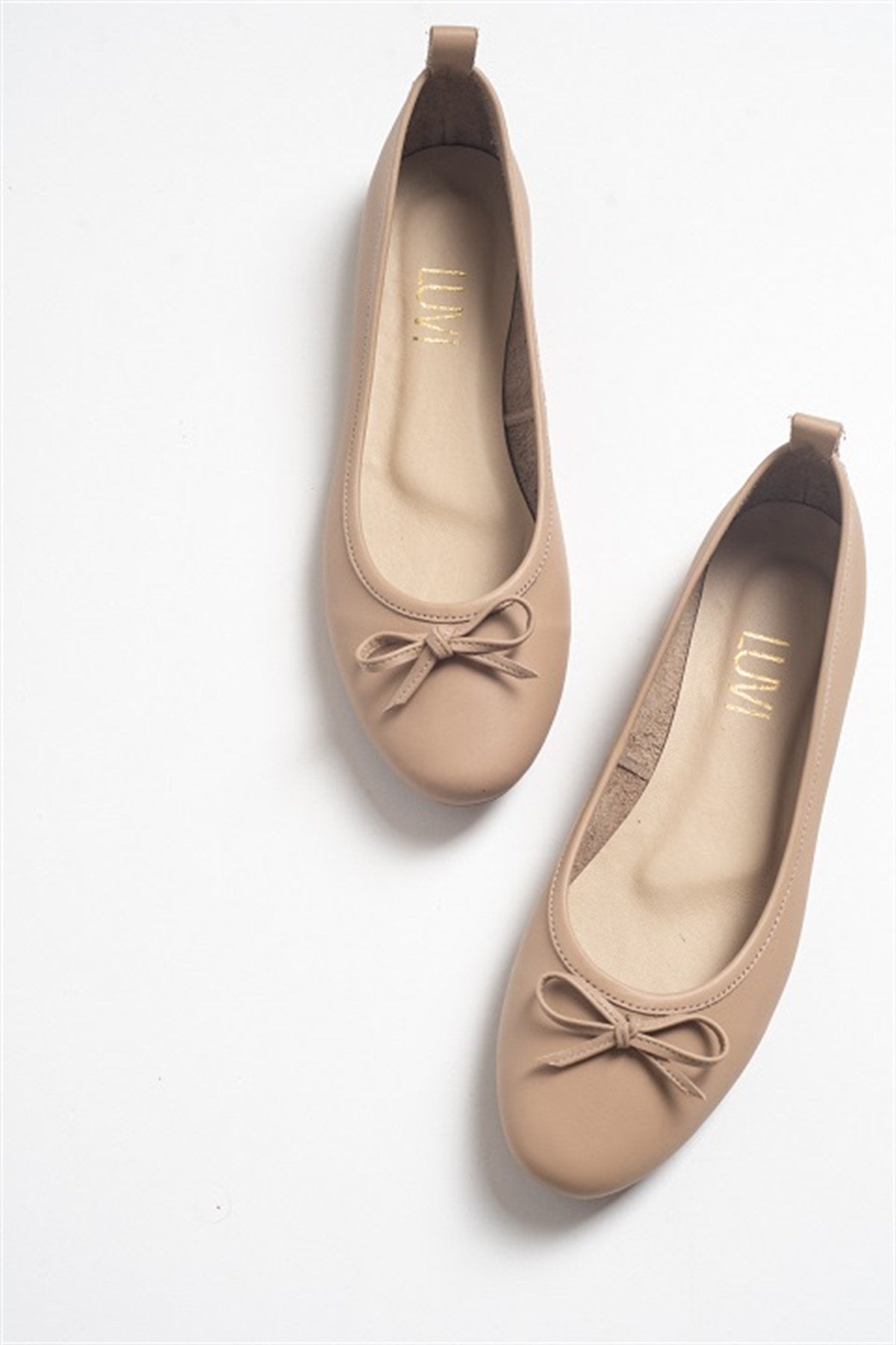 Florence - Cream Beige Leather Ballerina Flats – heel view showing bow, leather, suede, Vowalisse