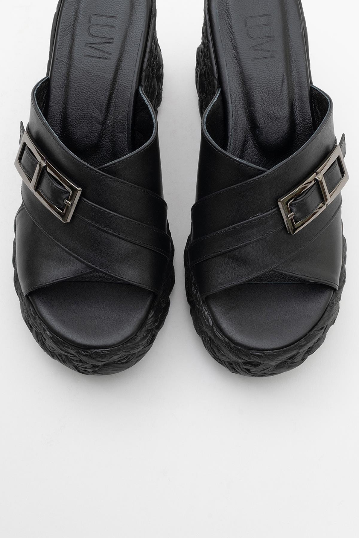 Palmas - Black Leather Platform Sandal – side view showing leather, black, Vowalisse