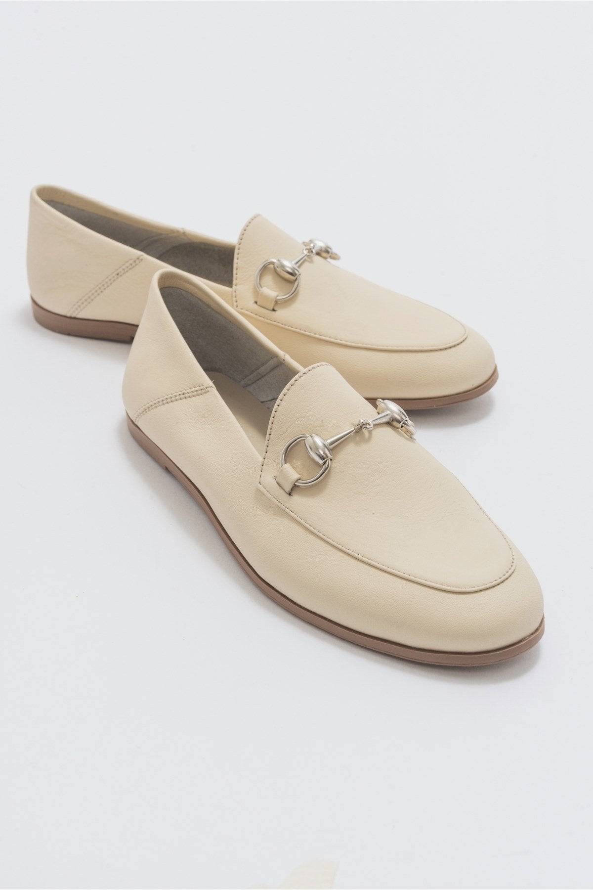 Penny - Beige Leather Horsebit Loafers – front three-quarter view showing leather, suede, Vowalisse
