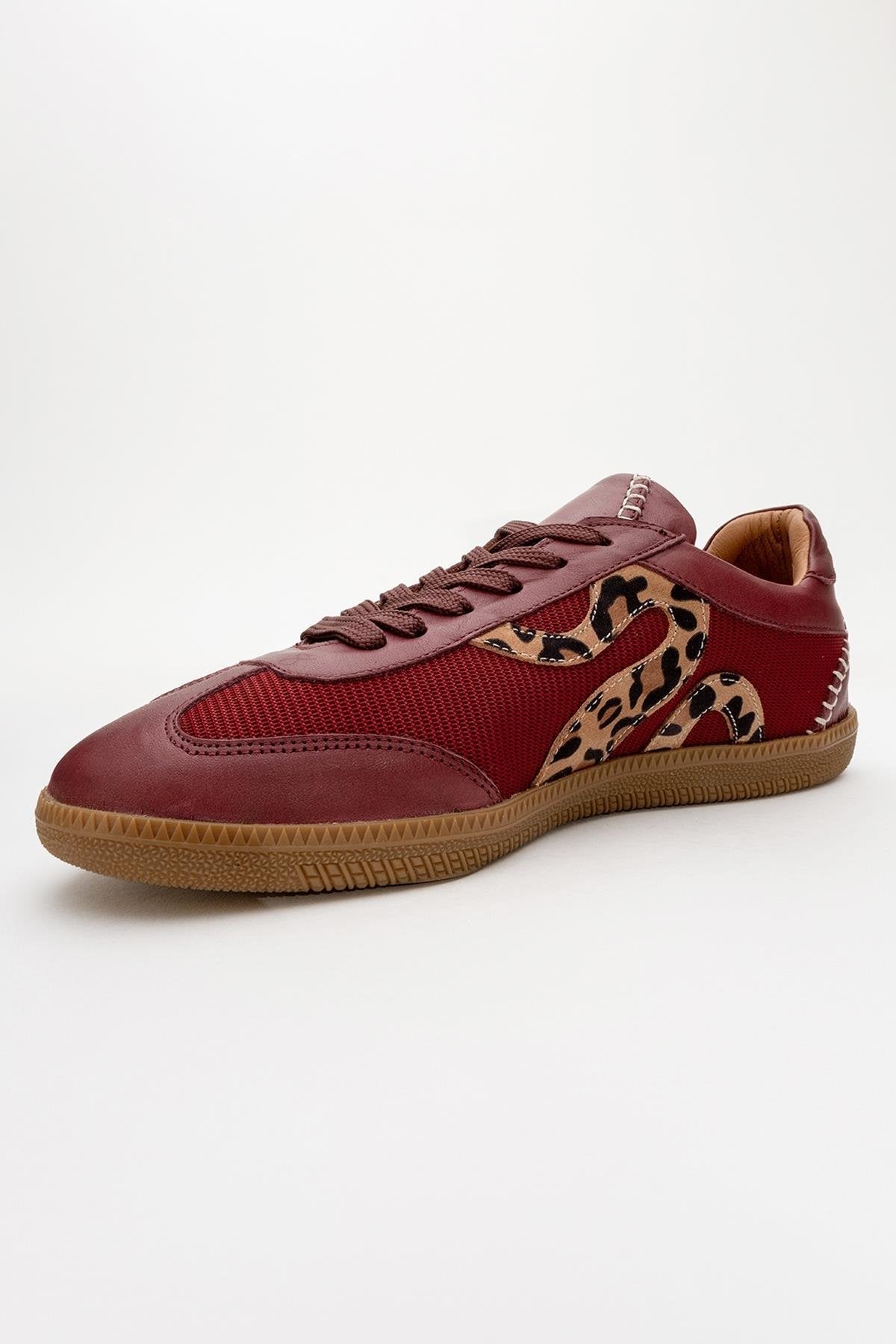 Perry - Burgundy Leather Sneakers – detail view showing leather, Vowalisse