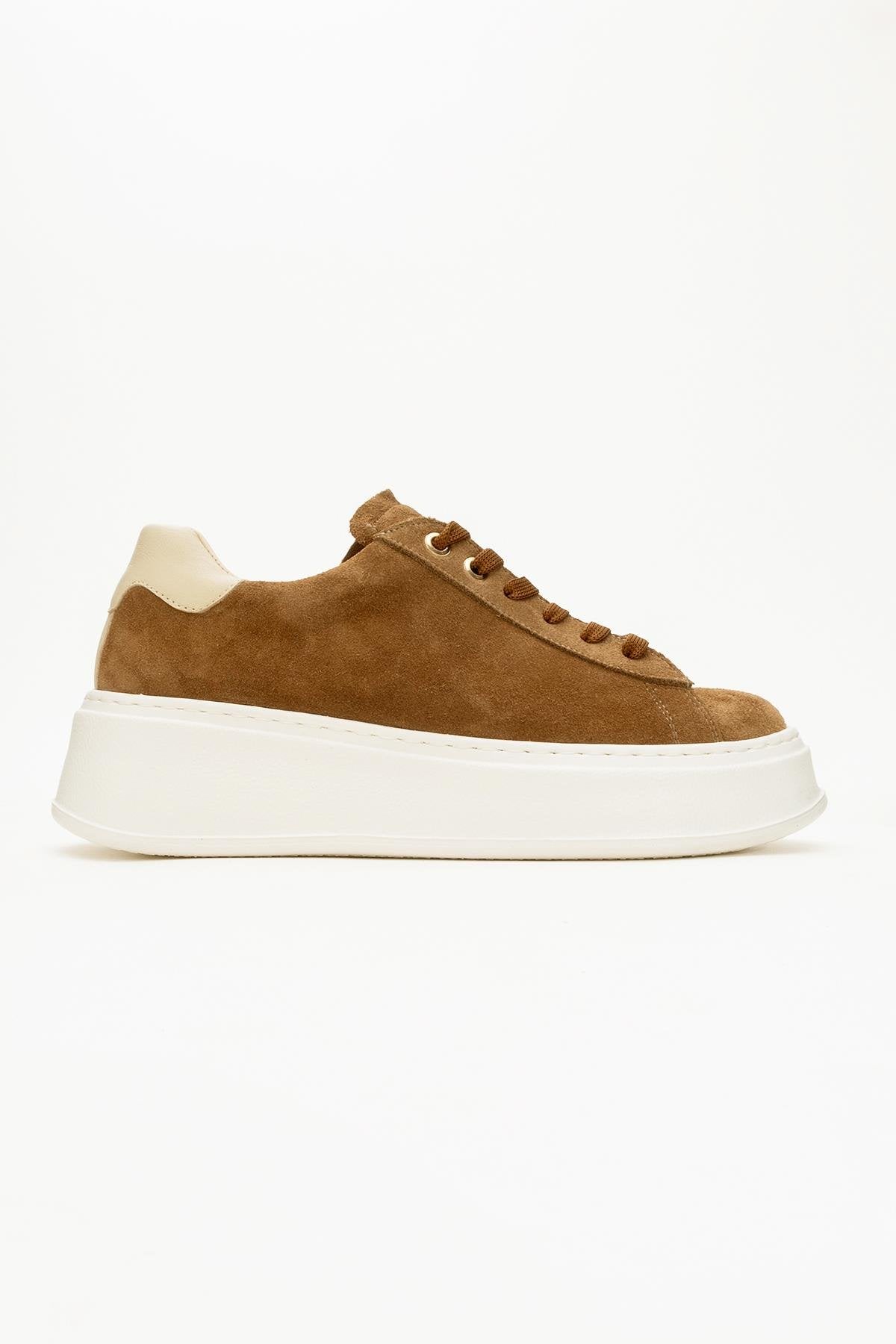 Gueno - Taupe Genuine Leather Sneaker – back view showing leather, Vowalisse