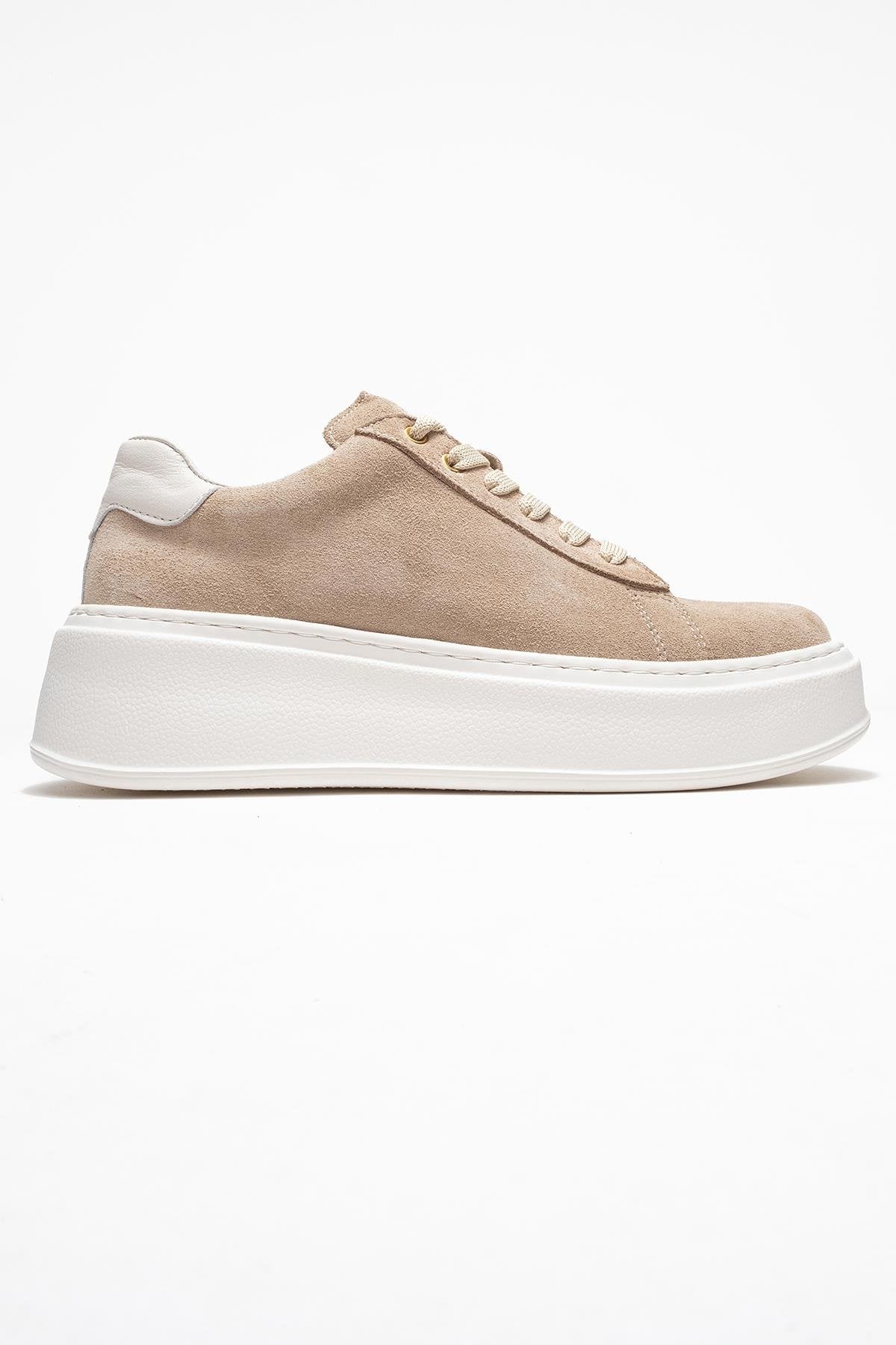 Gueno - Beige Genuine Leather Sneaker – top view showing leather, Vowalisse
