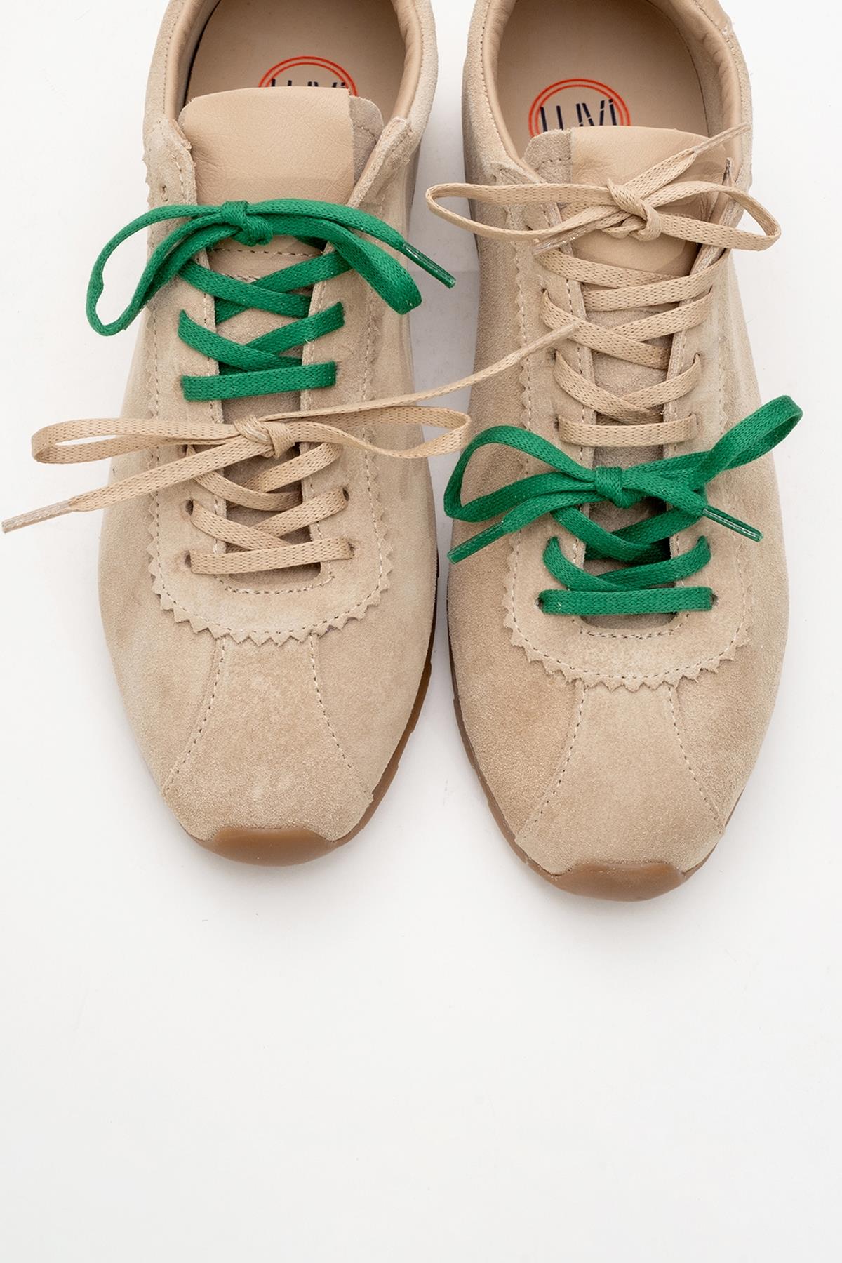 Crea - Beige Leather Sneakers – detail view showing leather, red, Vowalisse