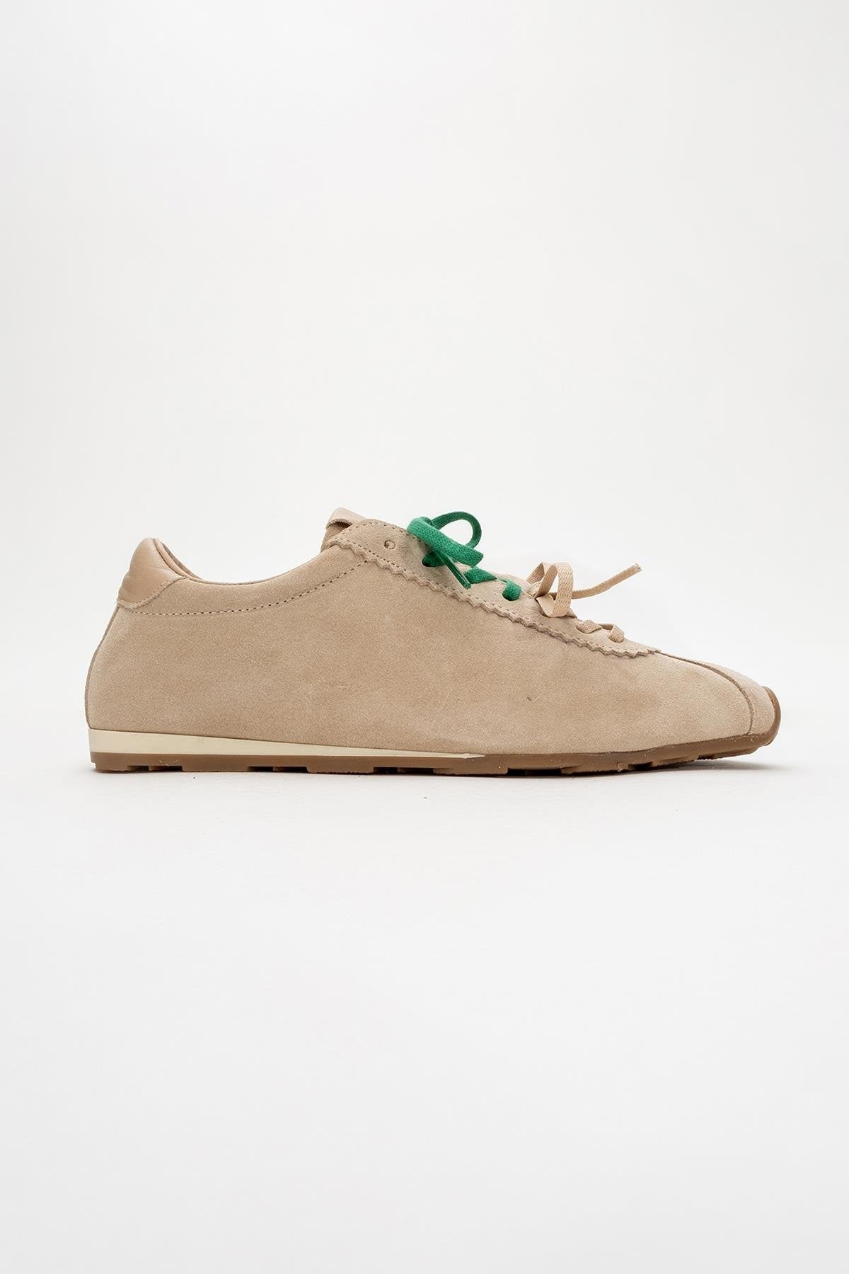 Crea - Beige Leather Sneakers – top view showing leather, red, Vowalisse