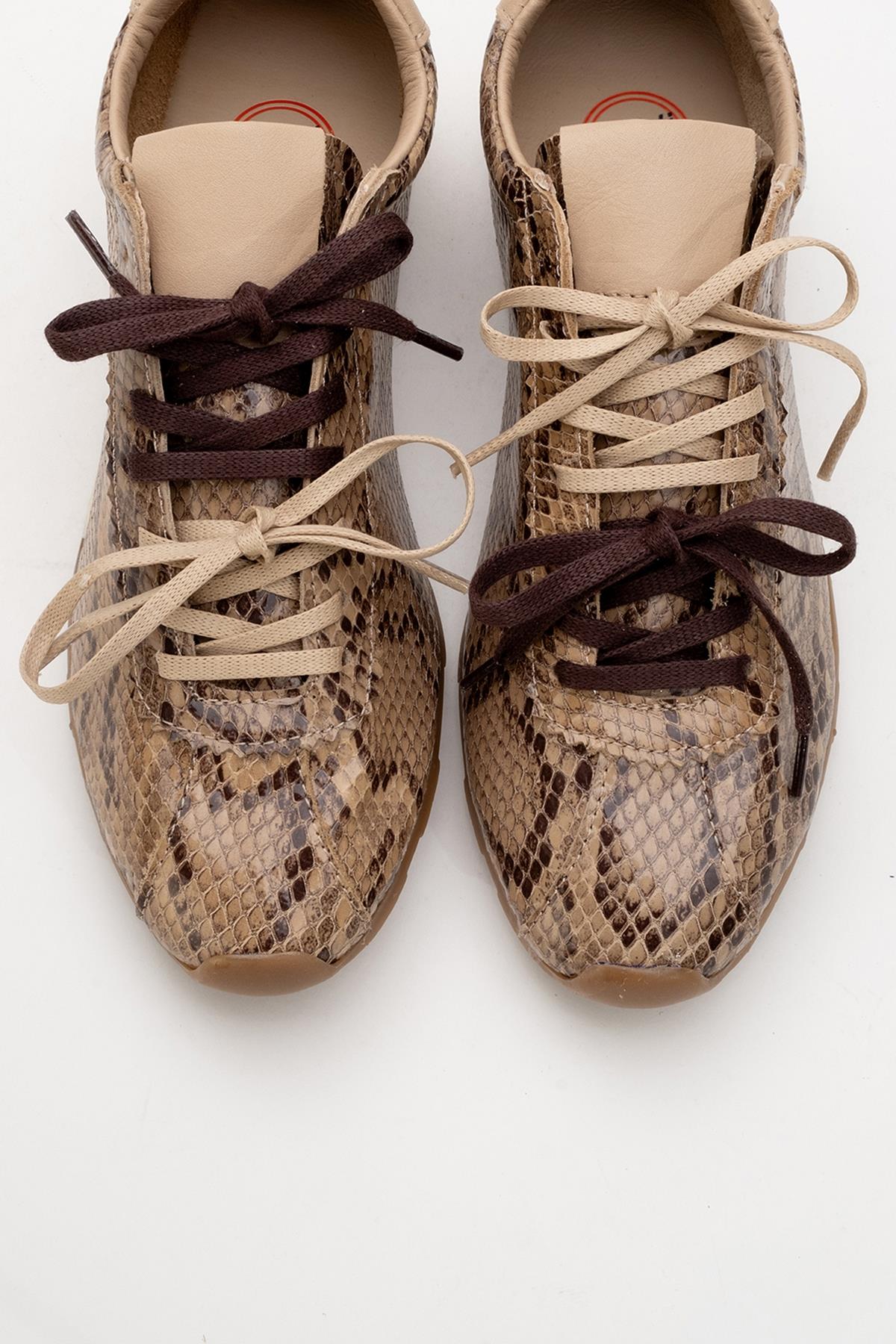 Crea - Light Brown Leather Sneakers – detail view showing leather, red, Vowalisse