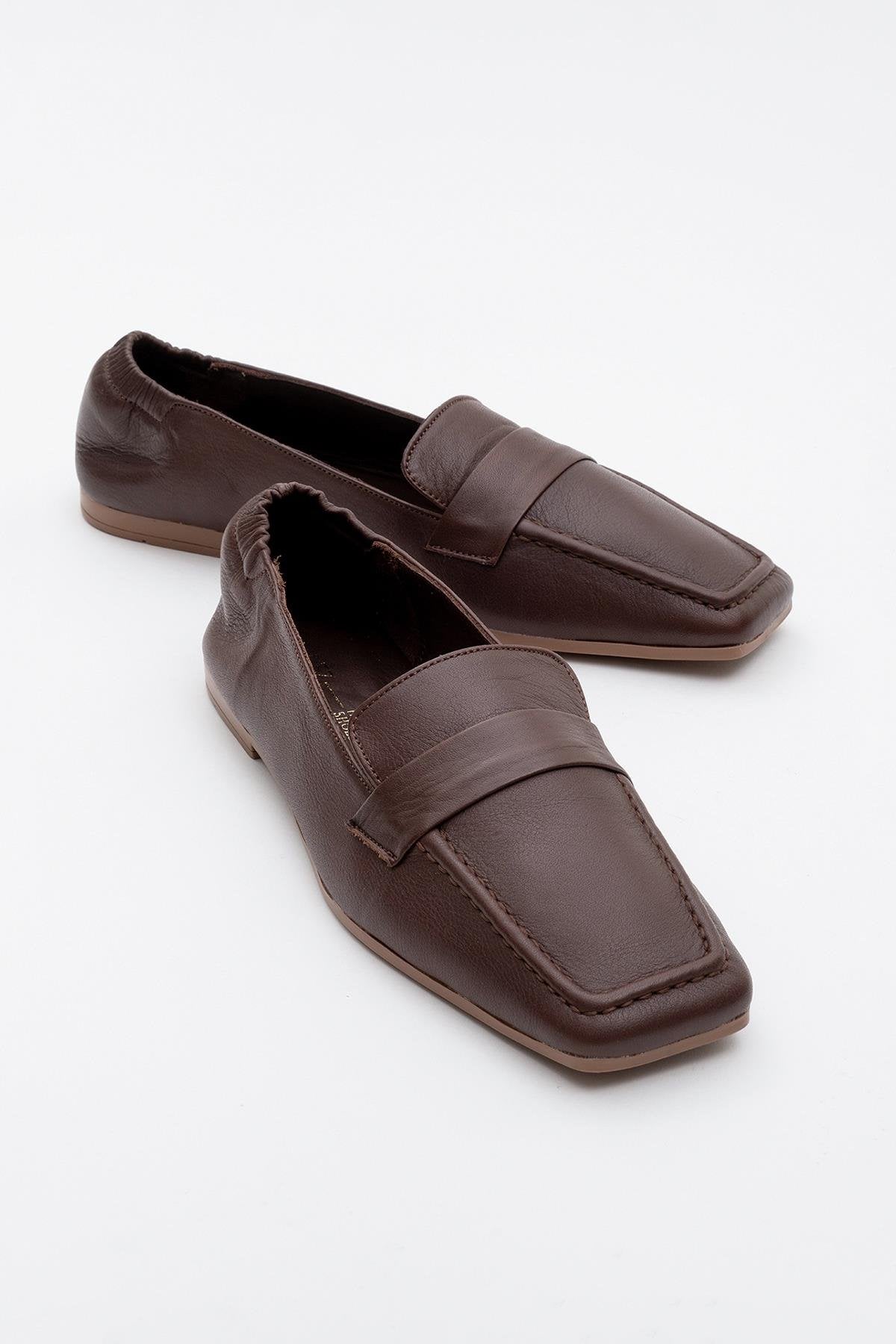 Liepa - Brown Leather Loafers – front three-quarter view showing leather, Vowalisse