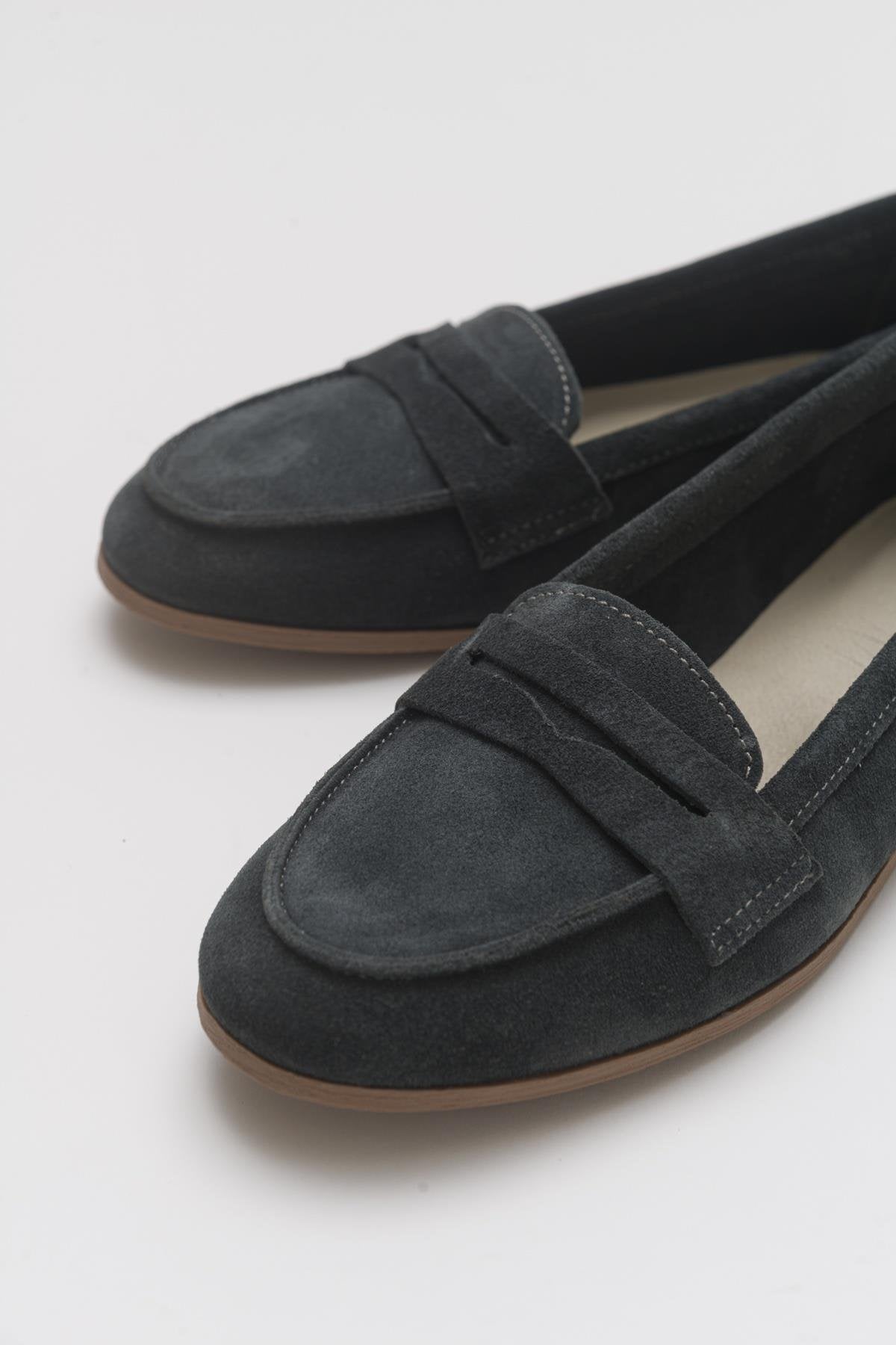 Dorothy - Dark Charcoal Suede Leather Loafers – heel view showing leather, suede, Vowalisse