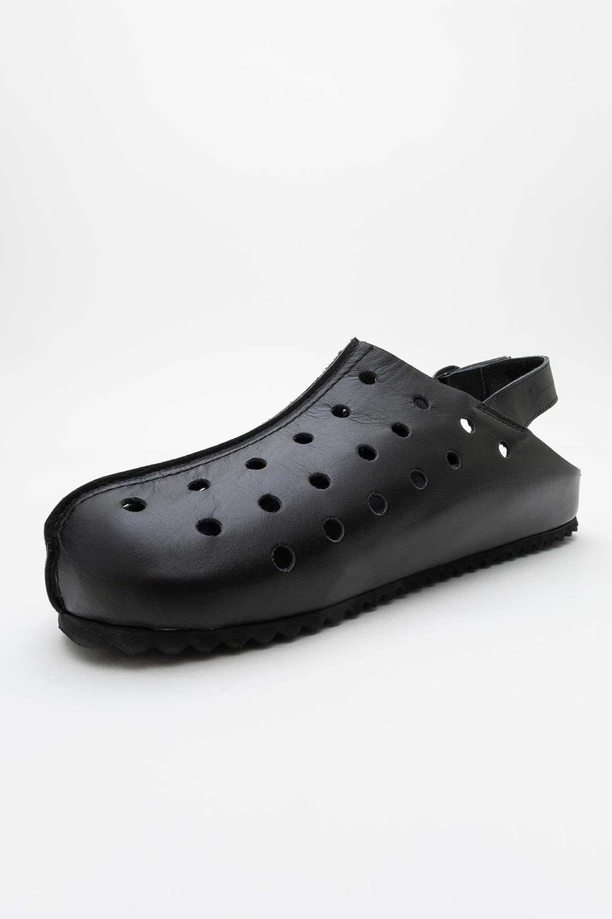 Justa - Black Leather Clogs – detail view showing leather, black, Vowalisse
