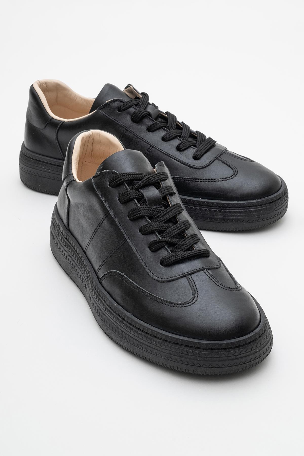 Fiore - Black Leather Sneakers – front three-quarter view showing leather, black, red, Vowalisse