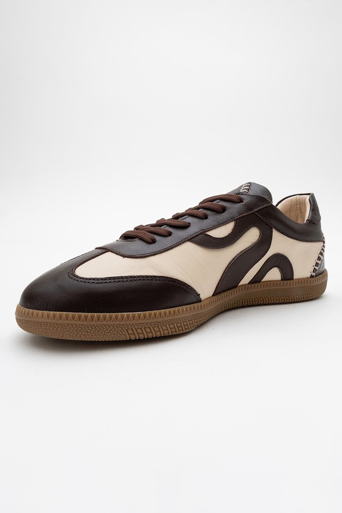 Perry - Brown Leather Sneakers – detail view showing leather, Vowalisse