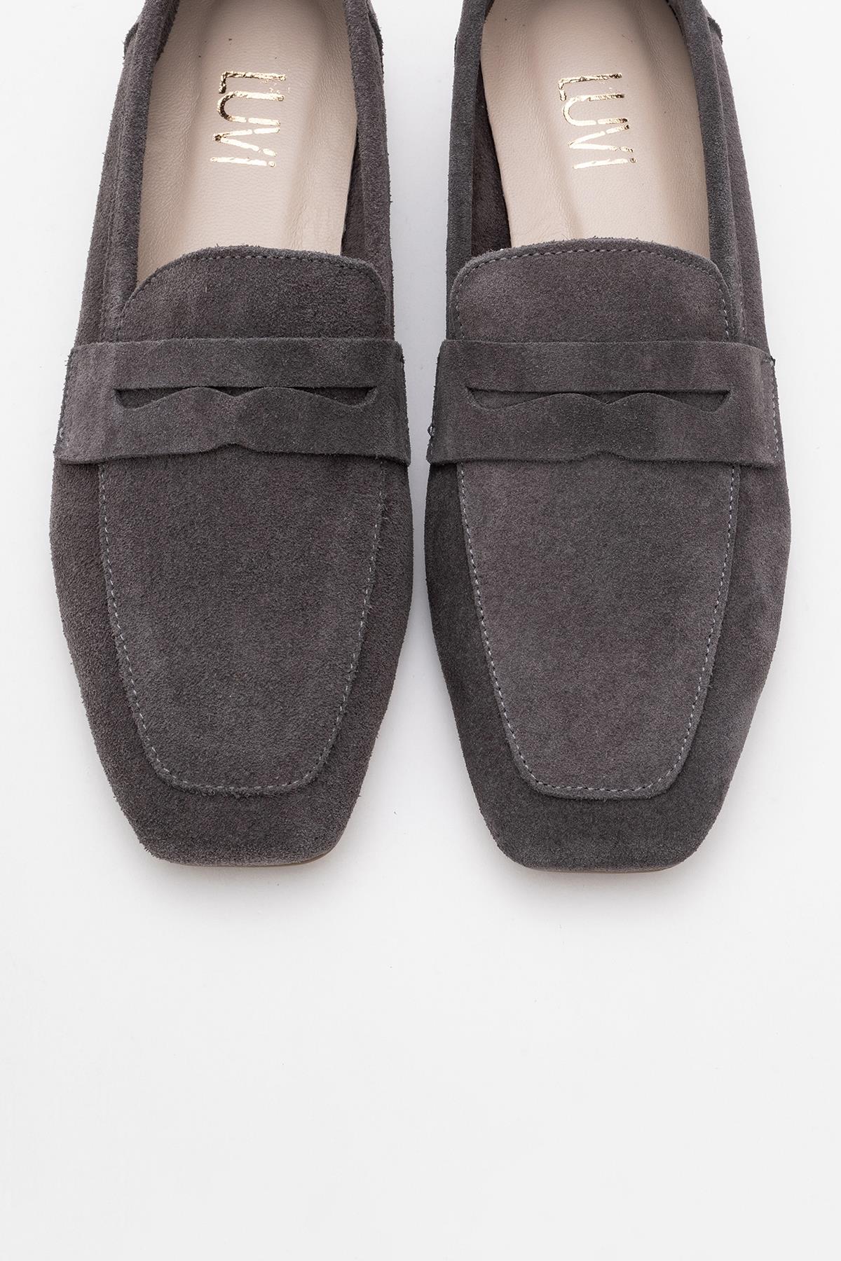 Morne - Gray Suede Leather Loafers – side view showing leather, suede, Vowalisse