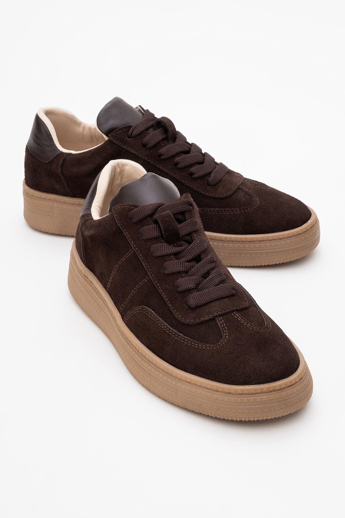Fiore - Brown Leather Sneakers – front three-quarter view showing leather, red, Vowalisse