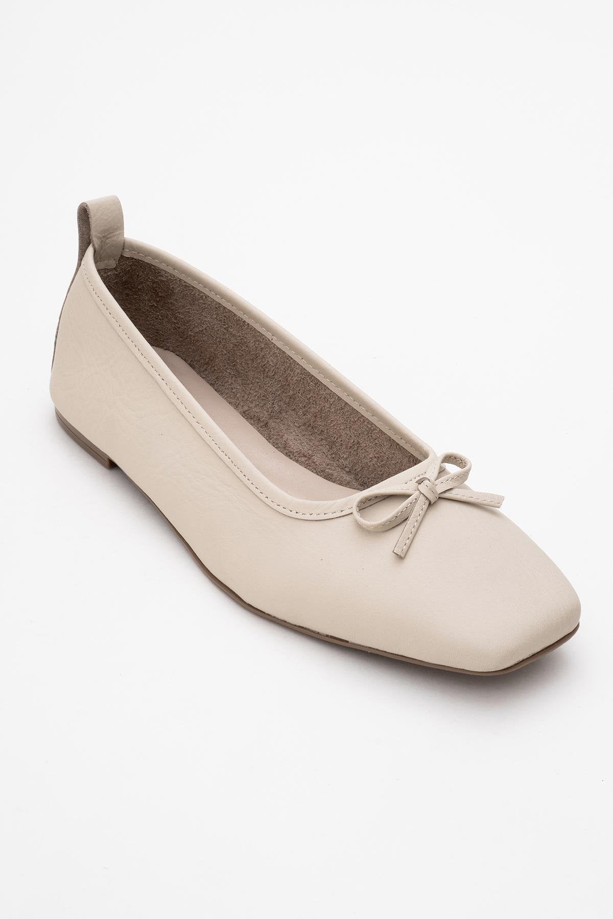 Sosa - Light Beige Leather Ballet Flats – detail view showing bow, leather, Vowalisse
