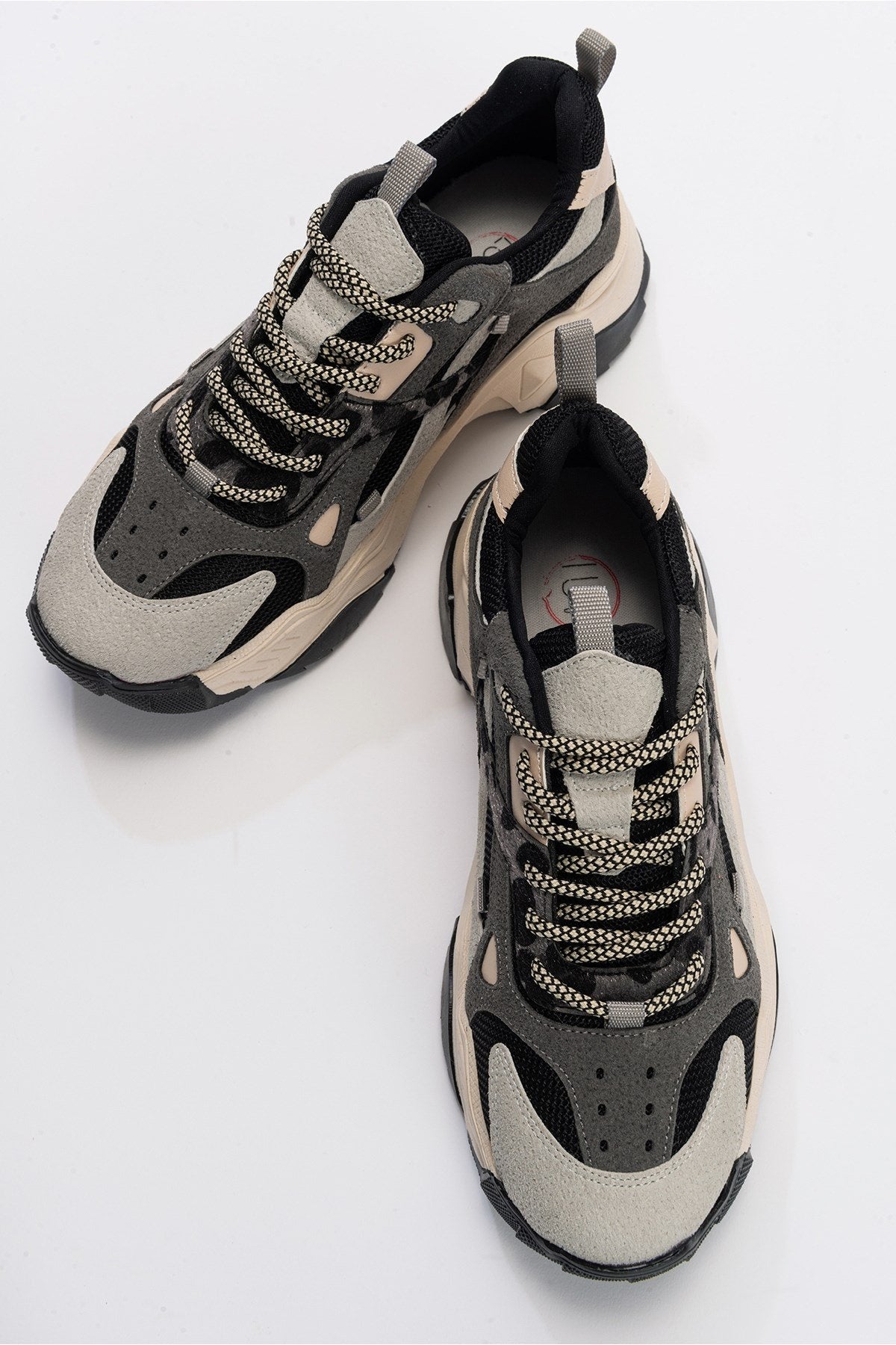 Loretta - Black Gray Platform Sneakers – heel view showing black, red, Vowalisse