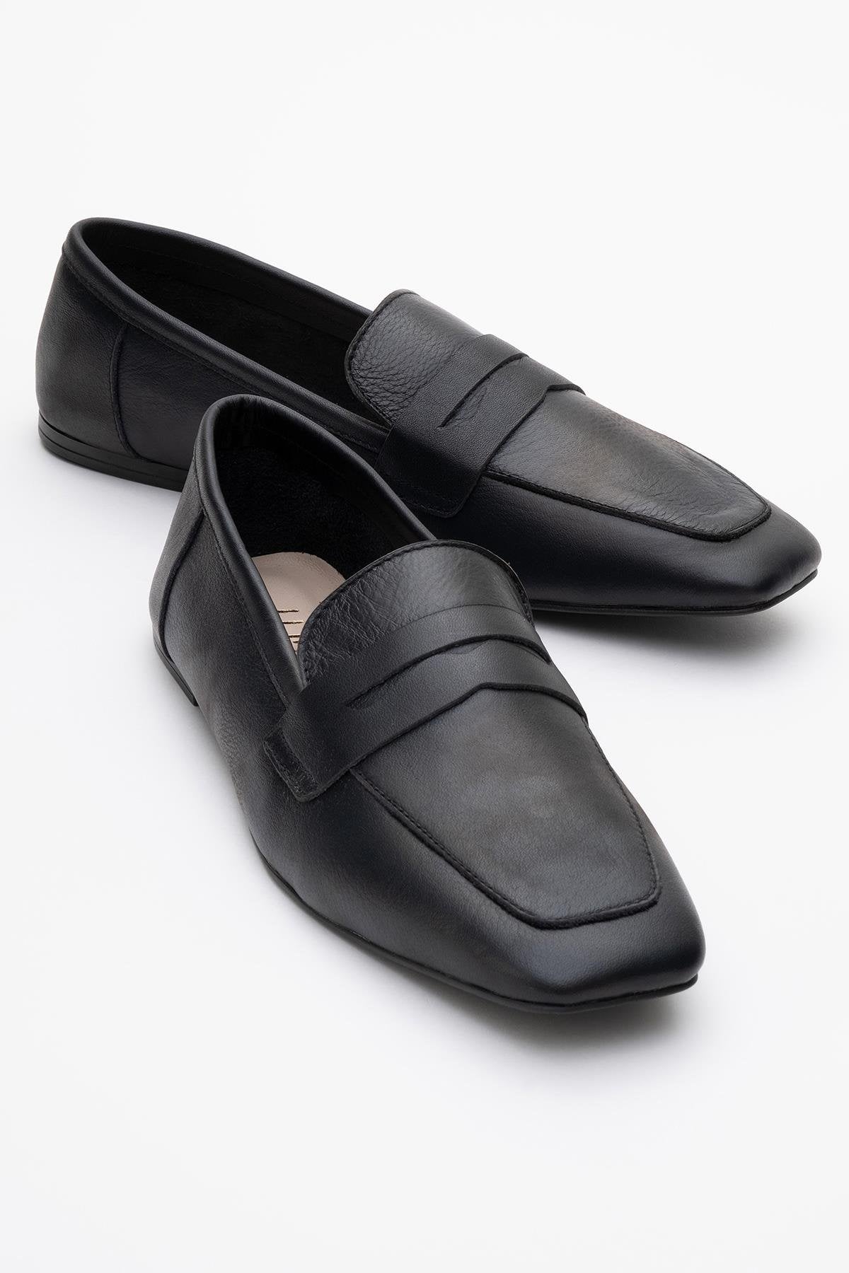 Morne - Black Leather Loafers – front three-quarter view showing leather, black, Vowalisse
