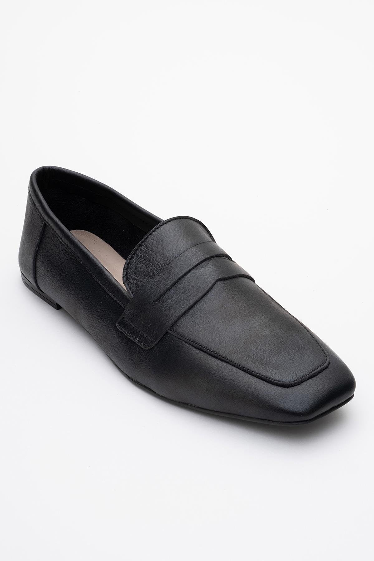 Morne - Black Leather Loafers – detail view showing leather, black, Vowalisse
