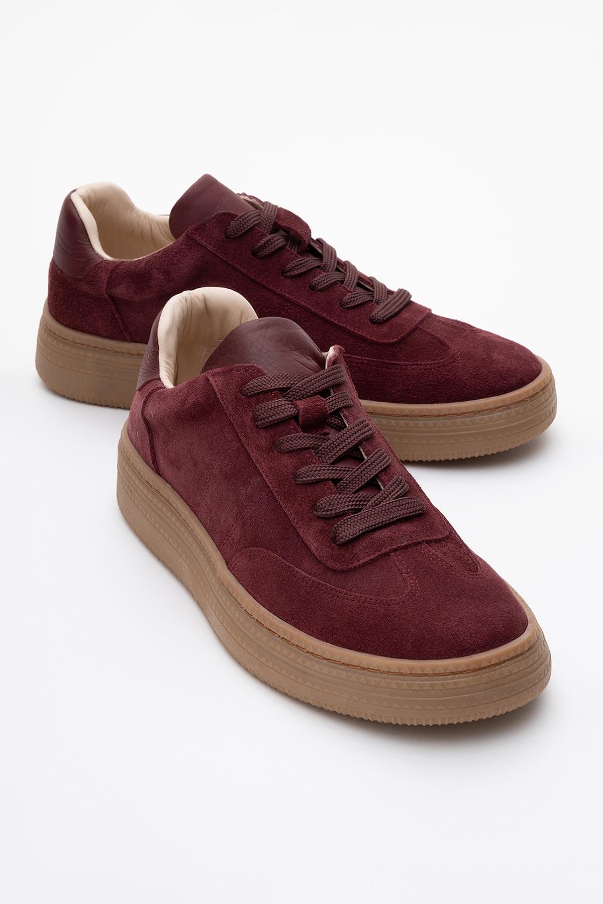 Fiore - Burgundy Leather Sneakers – front three-quarter view showing leather, red, Vowalisse