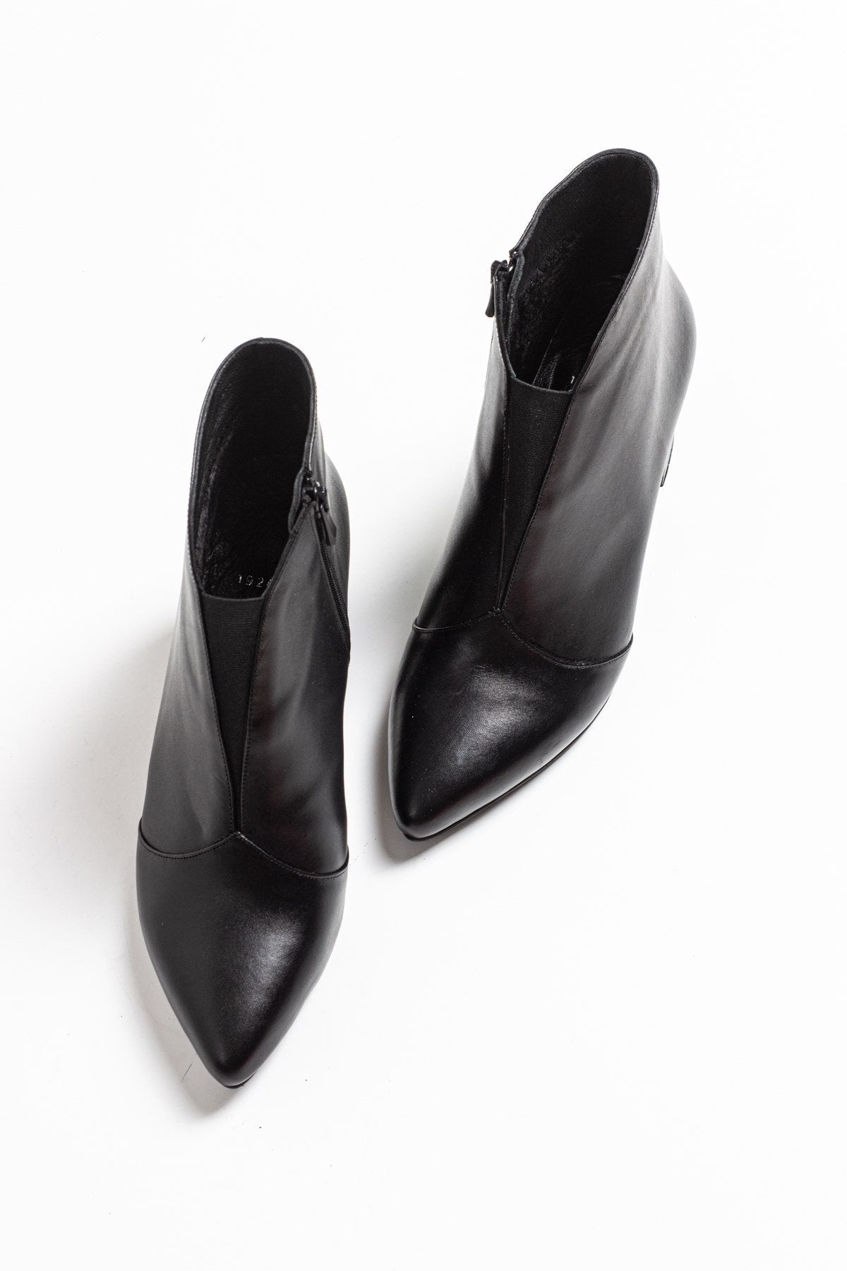 Finda Black Leather Block‑Heel Boot – sole view showing leather, black, Vowalisse