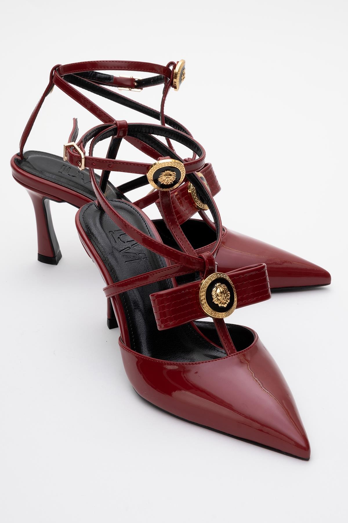 Peal - Burgundy Patent Heeled Shoe – front three-quarter view showing leather, Vowalisse