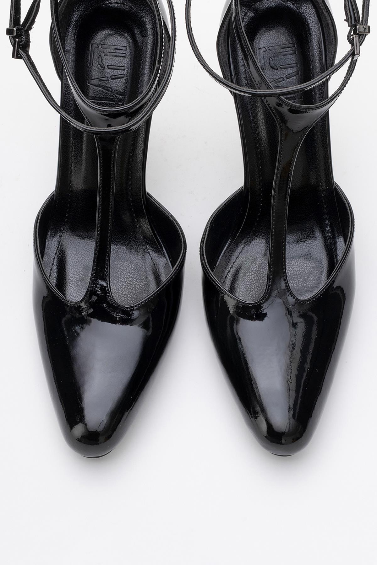 Jon - Black Patent Stiletto Heel Shoe – side view showing leather, black, red, Vowalisse