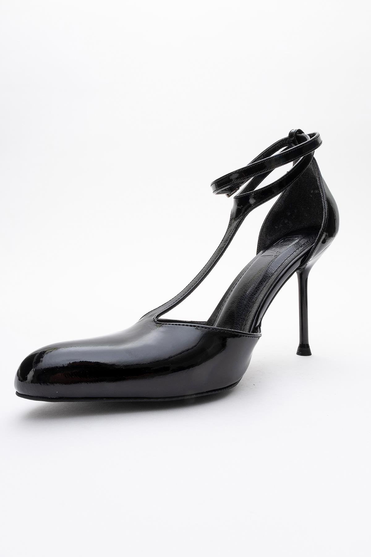 Jon - Black Patent Stiletto Heel Shoe – heel view showing leather, black, red, Vowalisse