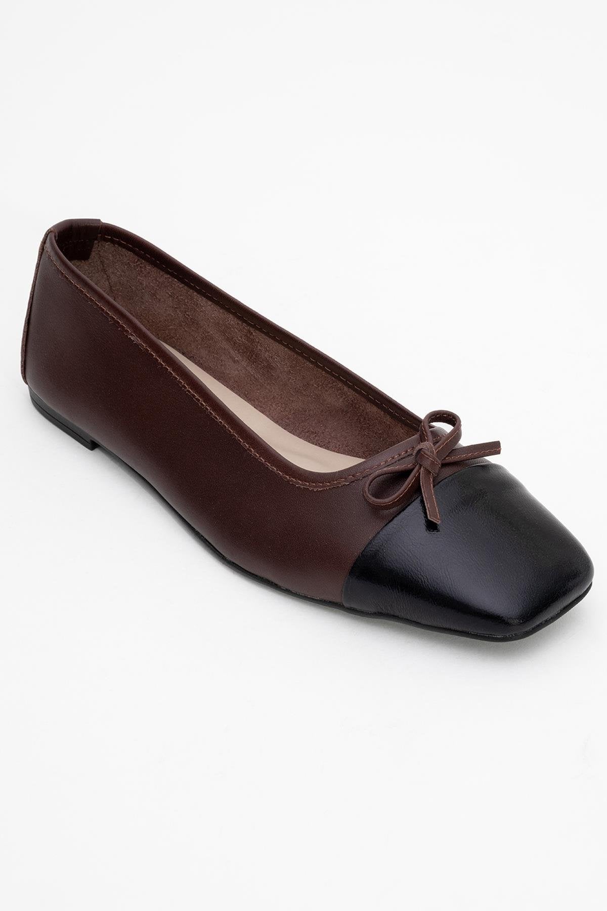 Romy - Brown-Black Genuine Leather Ballet Flat – detail view showing leather, black, Vowalisse