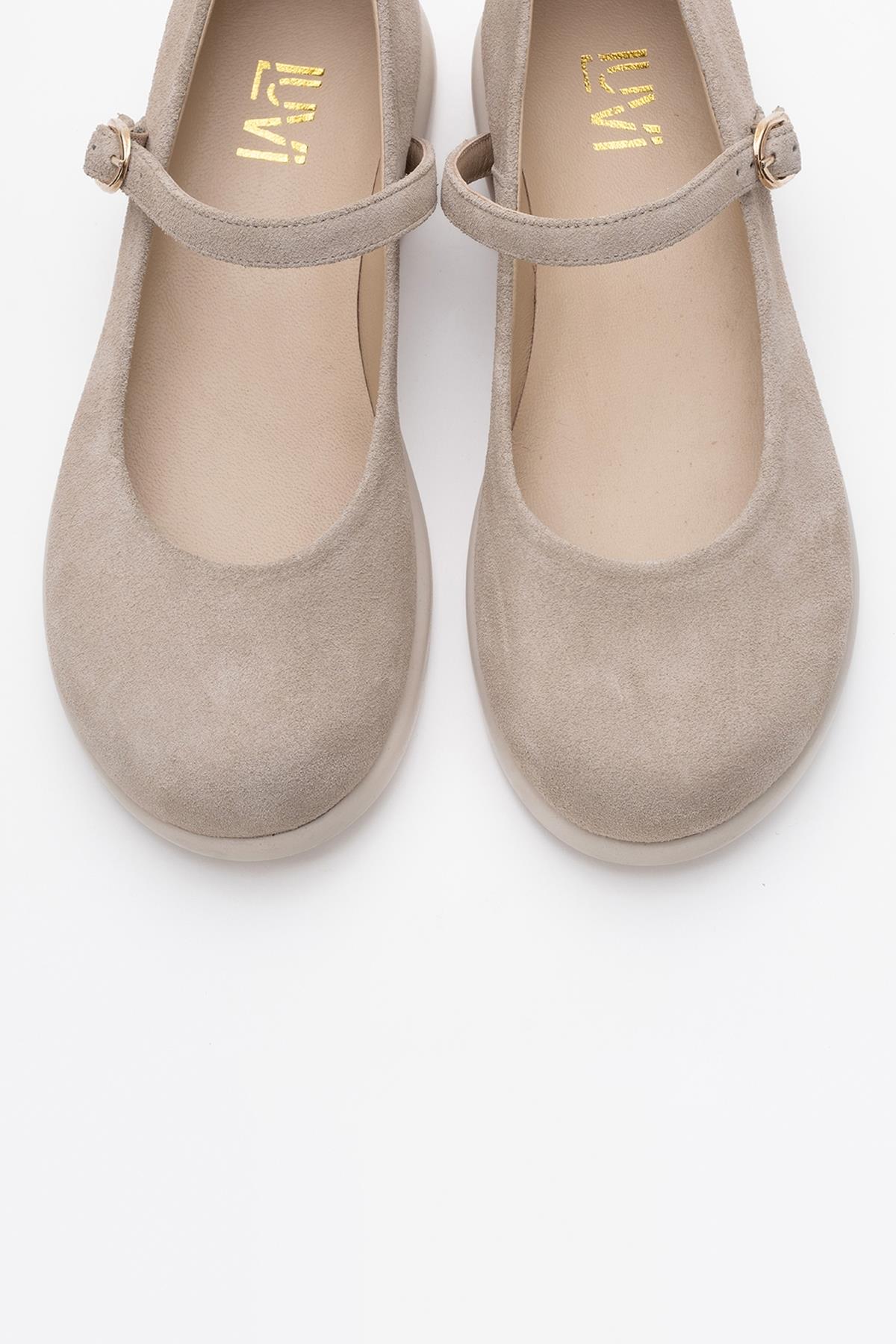 ANISA Beige Suede Leather Strap Flat – side view showing leather, suede, Vowalisse