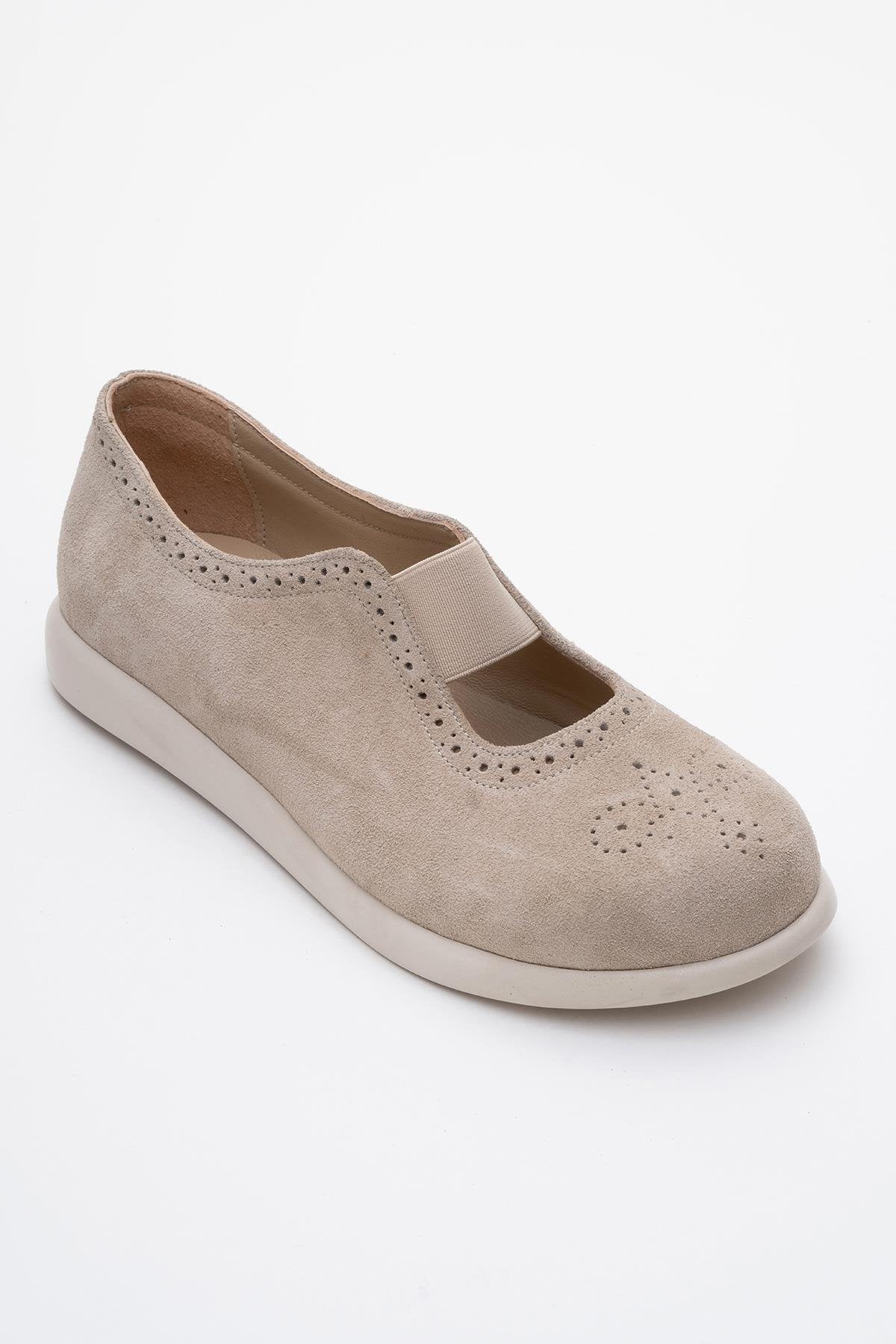 CHELLE Beige Suede Elastic Leather Flat – detail view showing leather, suede, Vowalisse