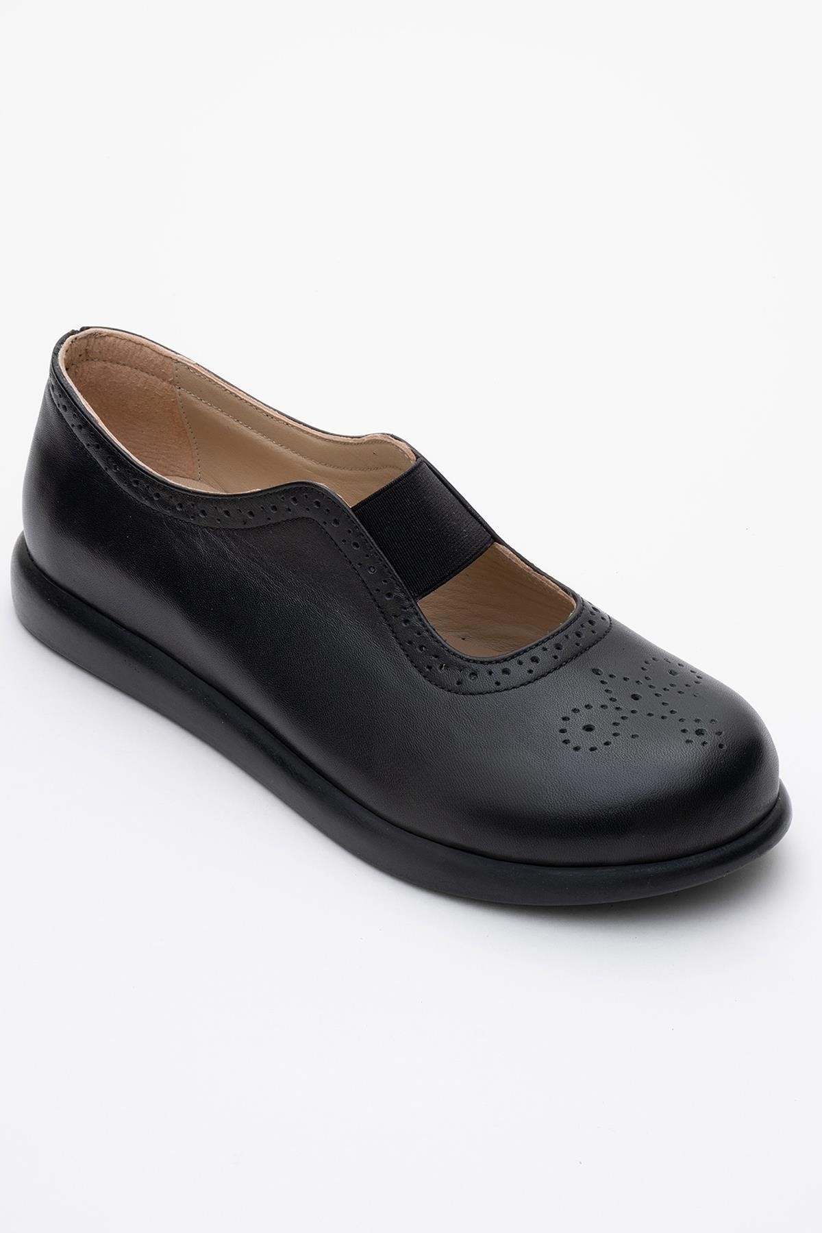CHELLE Black Elastic Leather Flat – detail view showing leather, black, Vowalisse