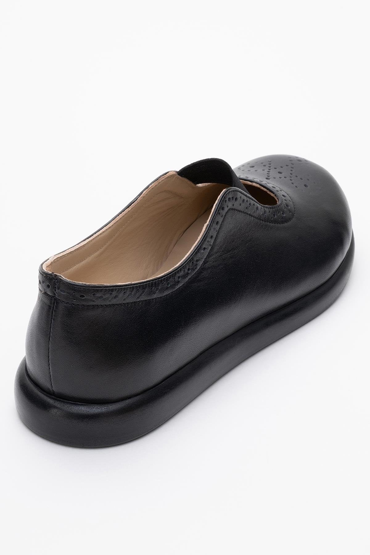 CHELLE Black Elastic Leather Flat – back view showing leather, black, Vowalisse