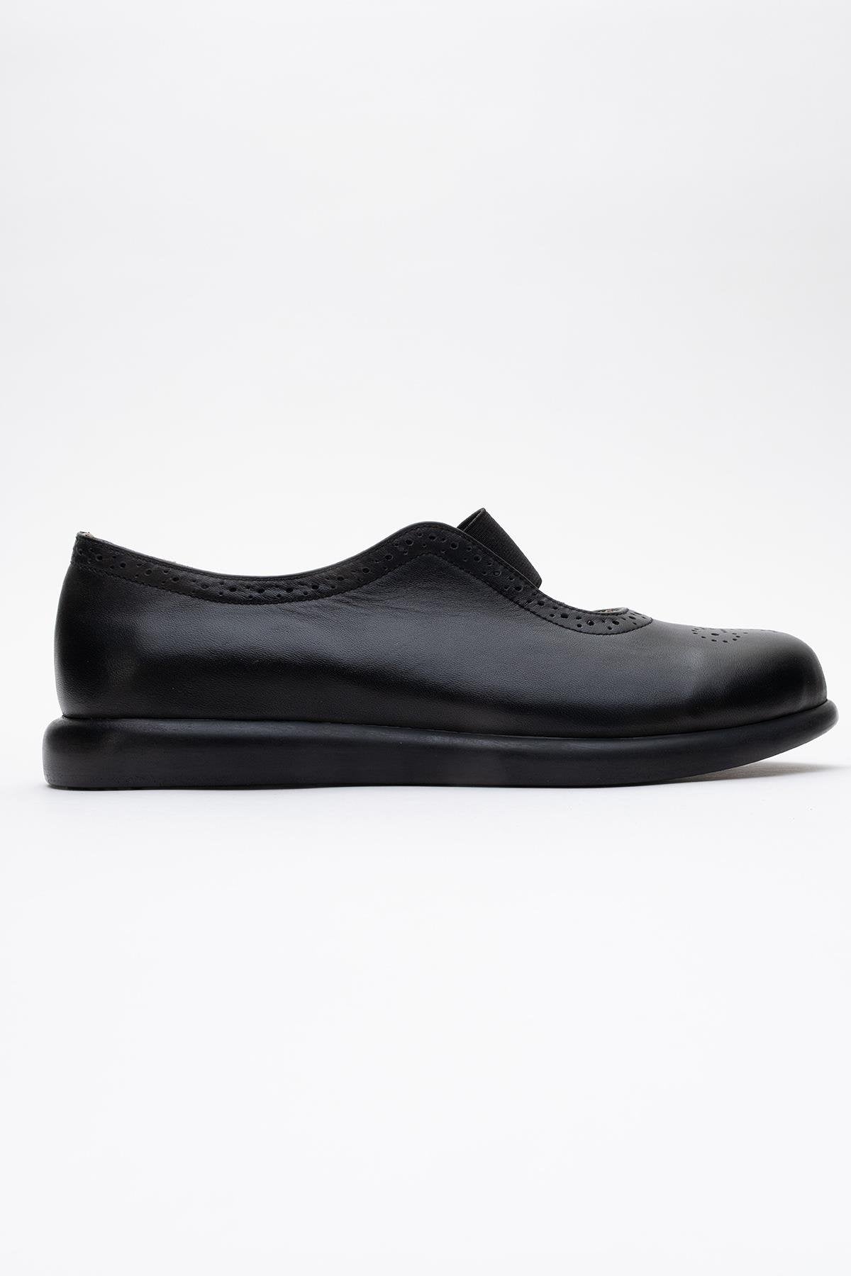 CHELLE Black Elastic Leather Flat – top view showing leather, black, Vowalisse