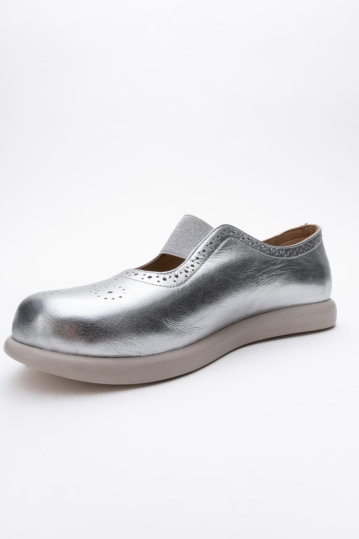 CHELLE Silver Elastic Leather Flat – heel view showing leather, silver, Vowalisse