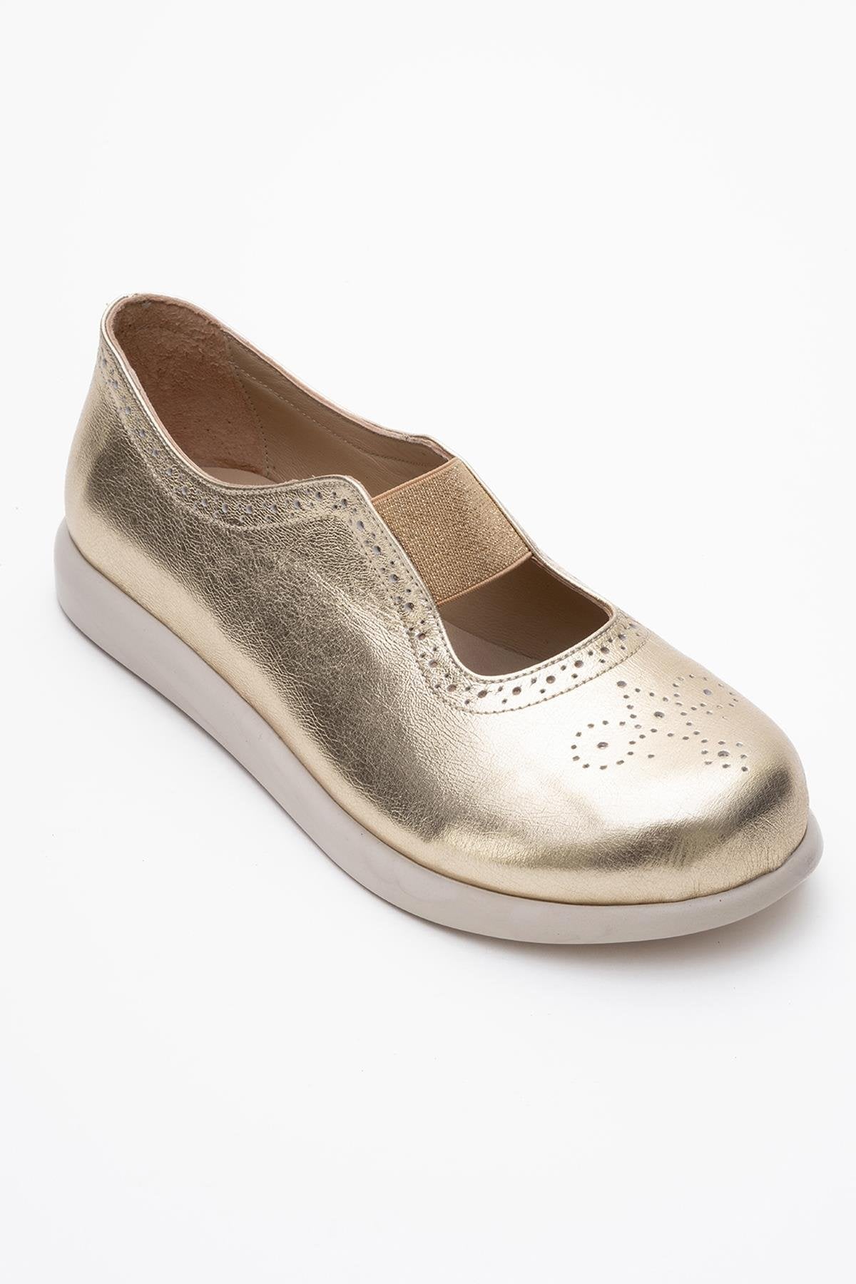 CHELLE Gold Elastic Leather Flat – detail view showing leather, gold, Vowalisse
