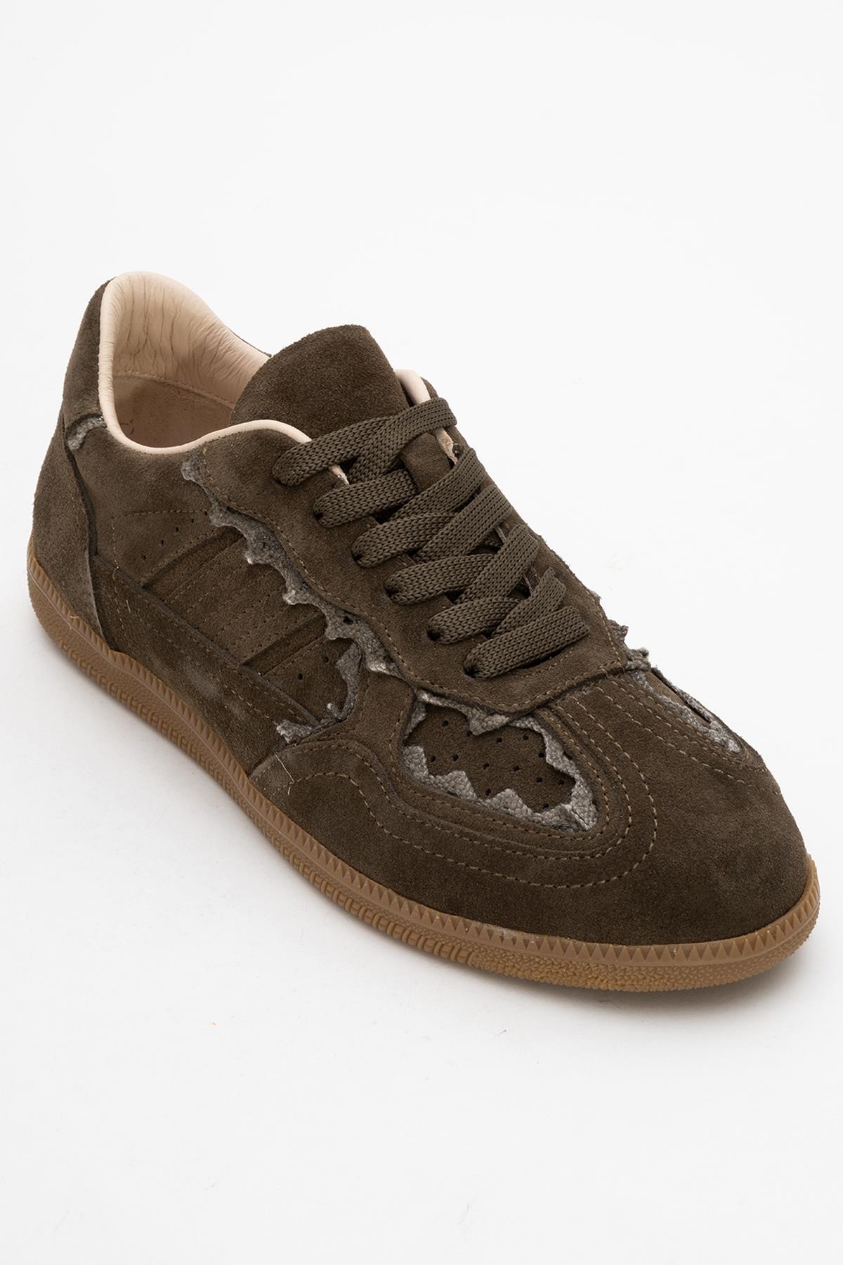 Shiva - Emerald Green Suede Leather Sneakers – detail view showing leather, suede, green, Vowalisse