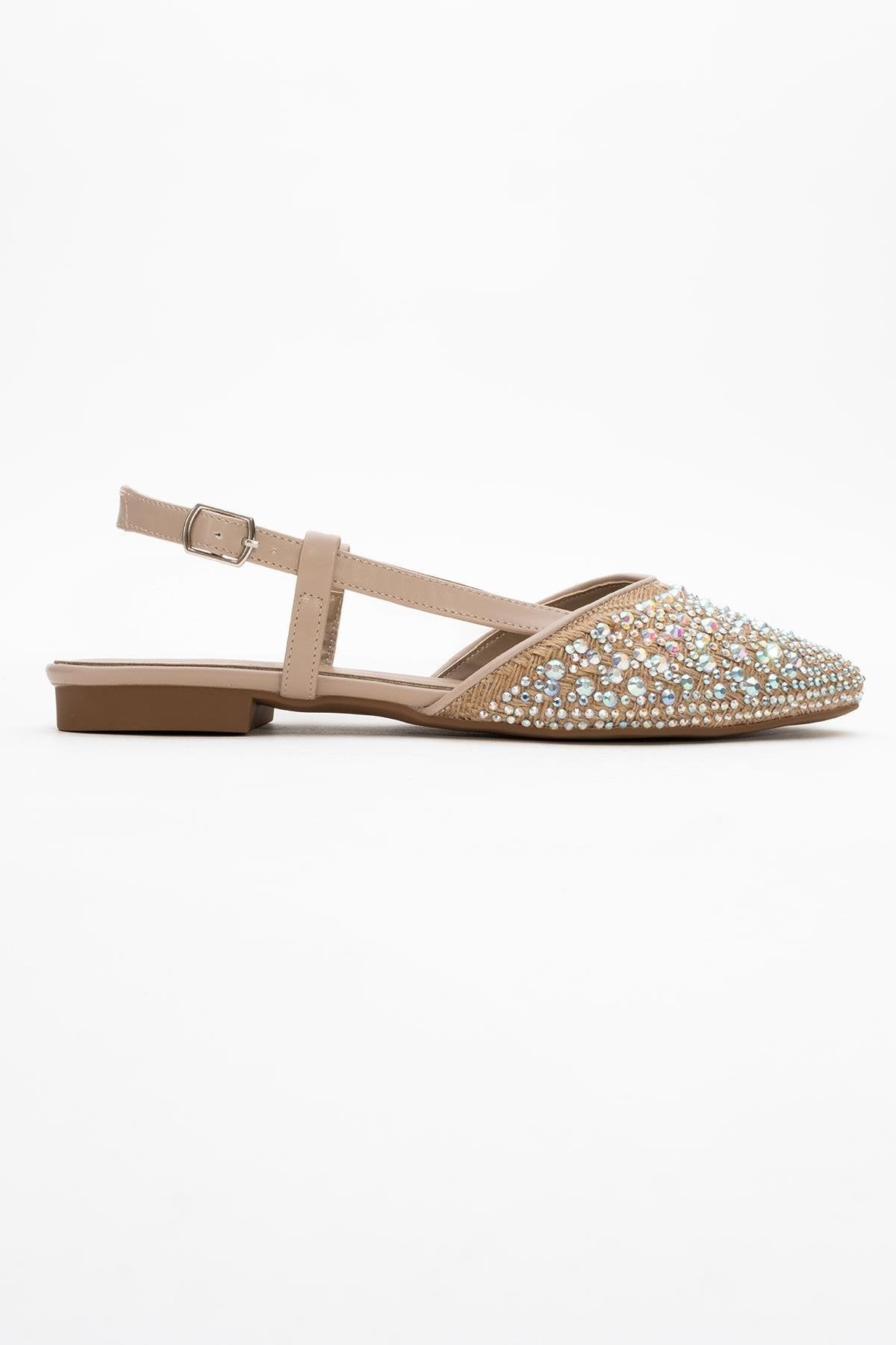 Helly - Beige Closed-Toe Sandal – top view showing leather, Vowalisse
