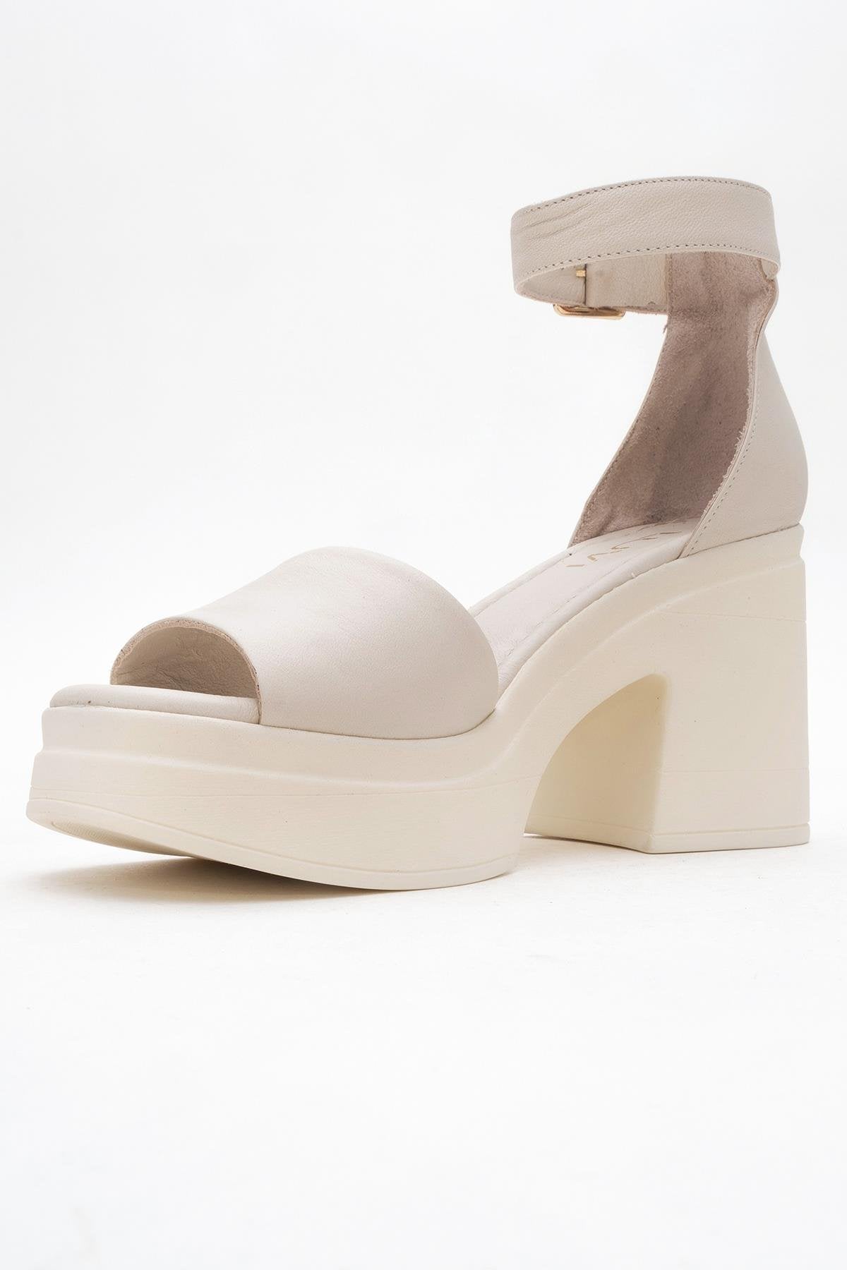 MARGOT Beige Leather Platform Sandal – heel view showing leather, Vowalisse