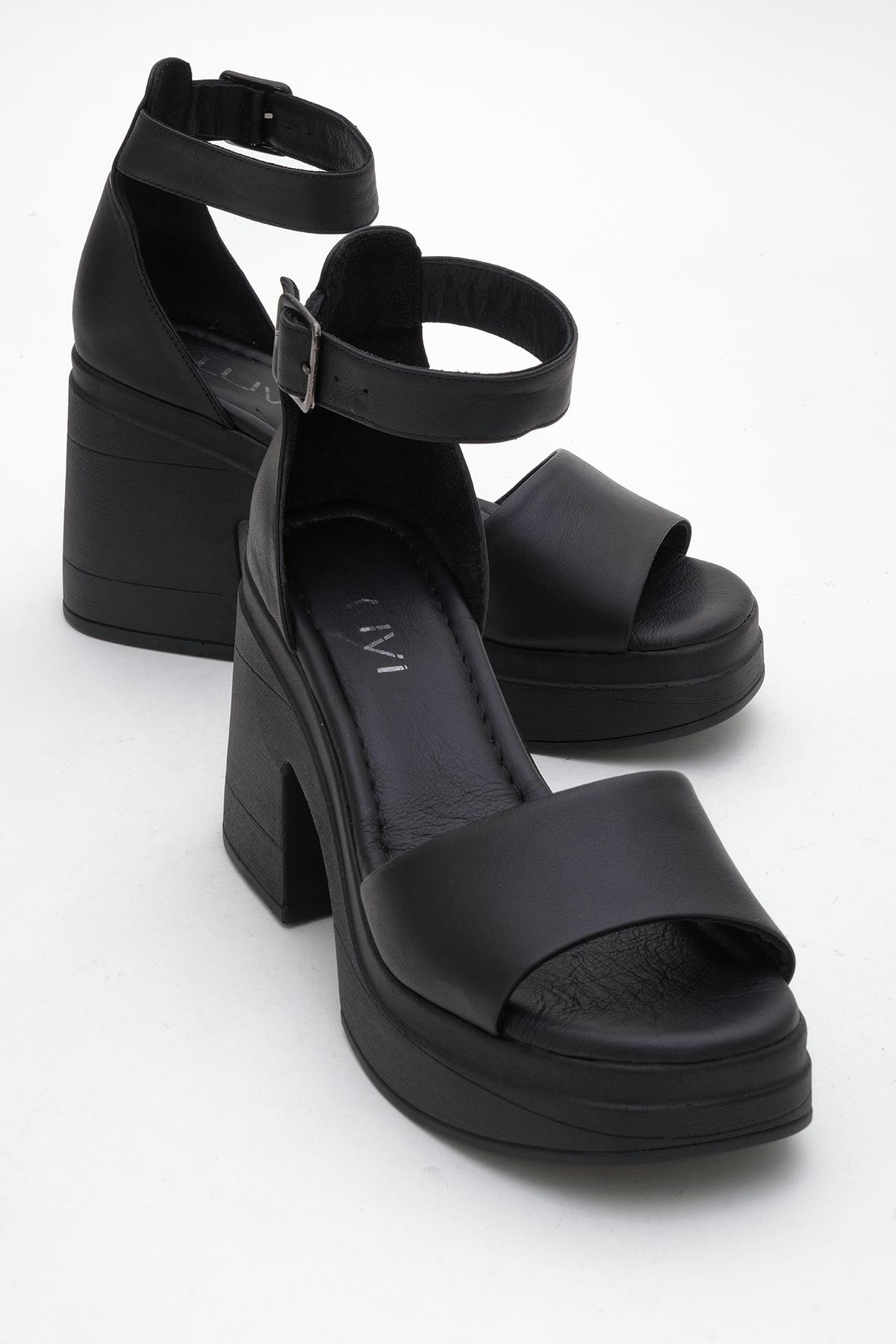 MARGOT Black Leather Platform Sandal – front three-quarter view showing leather, black, Vowalisse