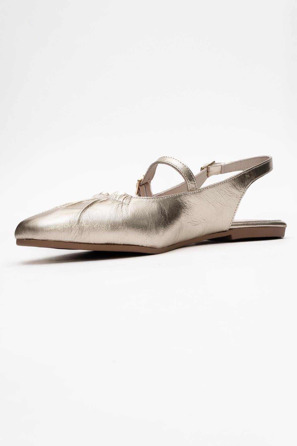 BRITNEY Gold Leather Closed-Toe Sandal – heel view showing leather, gold, red, Vowalisse