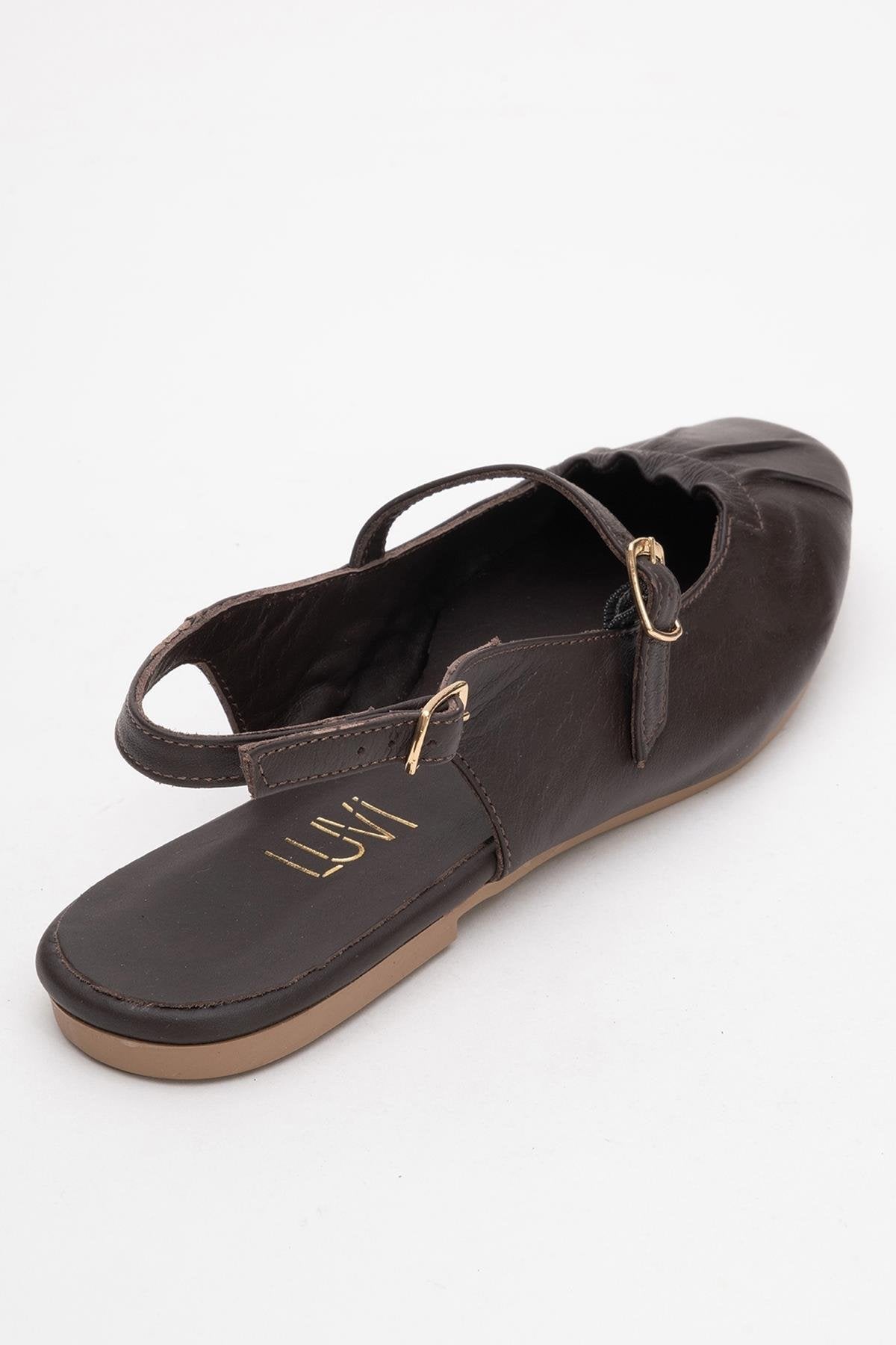 BRITNEY Brown Leather Closed-Toe Sandal – back view showing leather, red, Vowalisse
