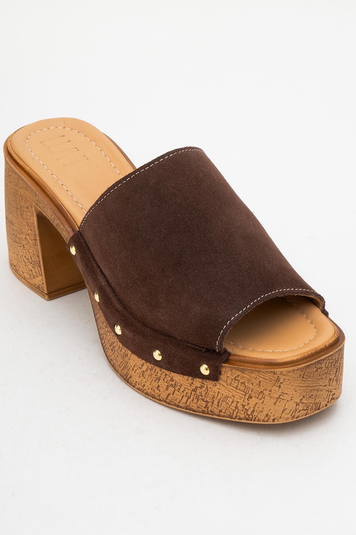Pull - Dark Brown Suede Leather Heeled Mules – detail view showing leather, suede, red, Vowalisse