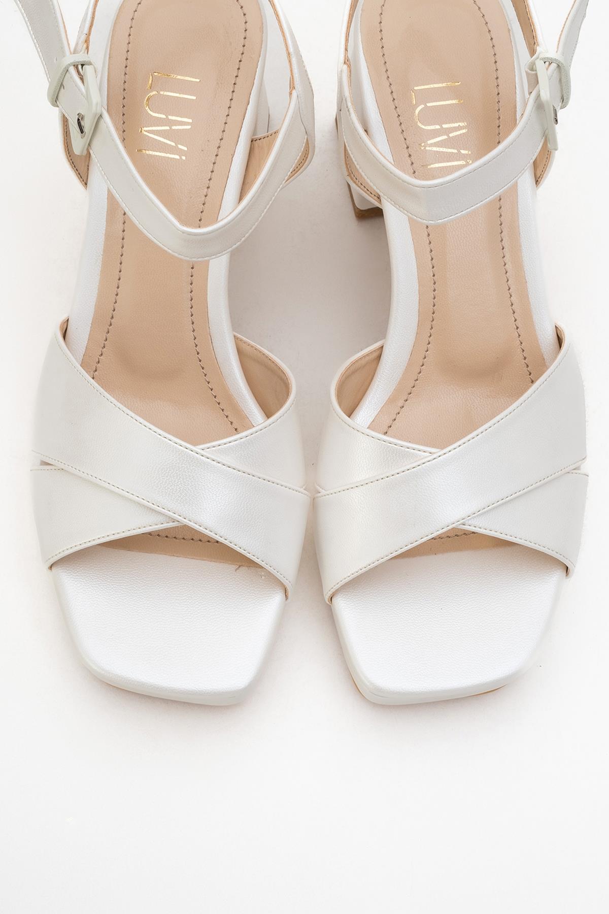 Lisbon - Pearl Platform Heel Shoe – side view showing pearl, leather, Vowalisse