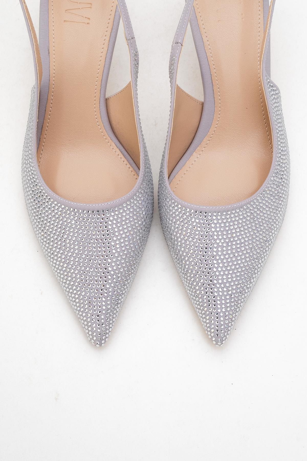 Novs - Silver Stiletto Dress Shoe – side view showing leather, silver, Vowalisse