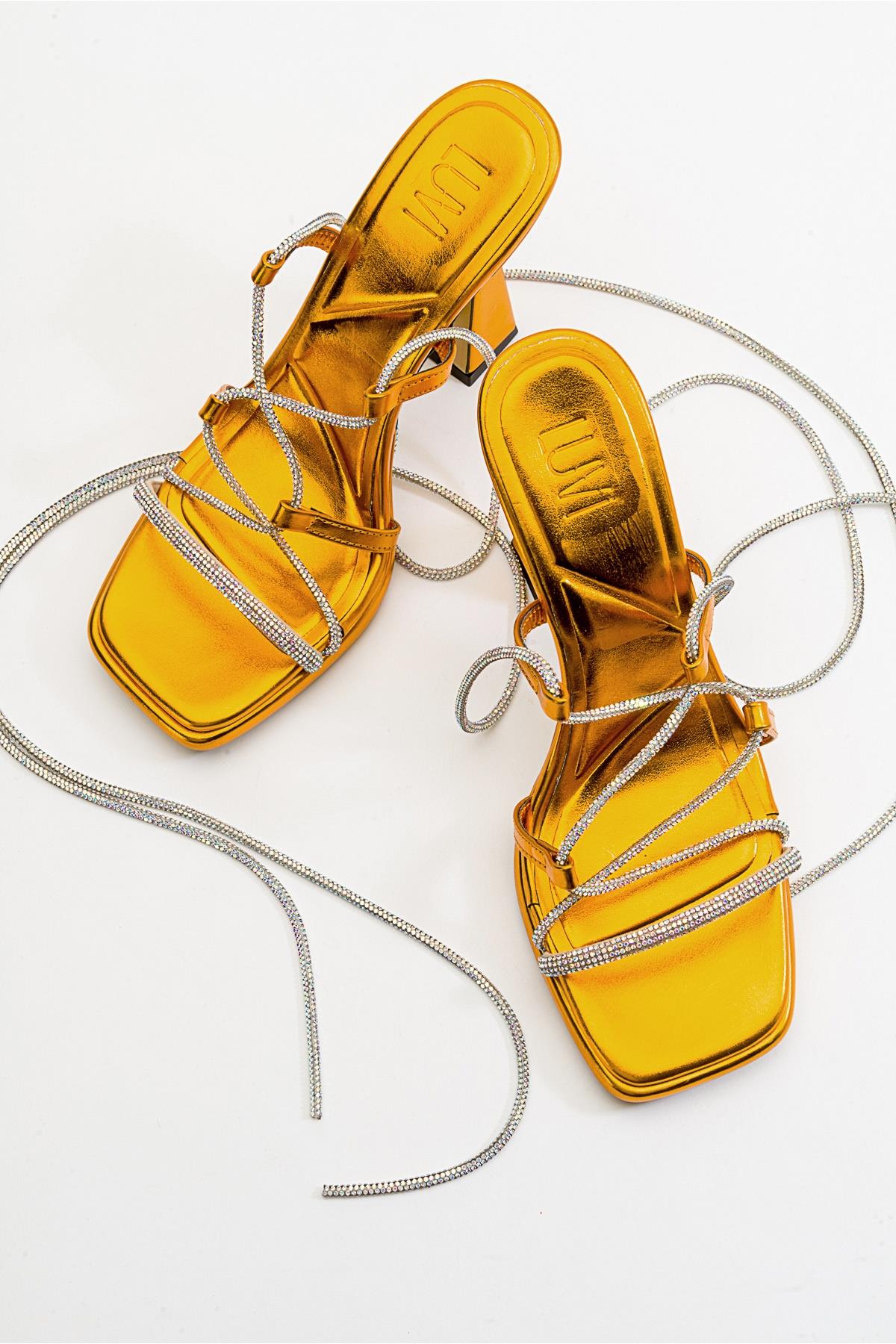 Mezzo - Metallic Orange Heeled Sandal – heel view showing leather, metallic, Vowalisse