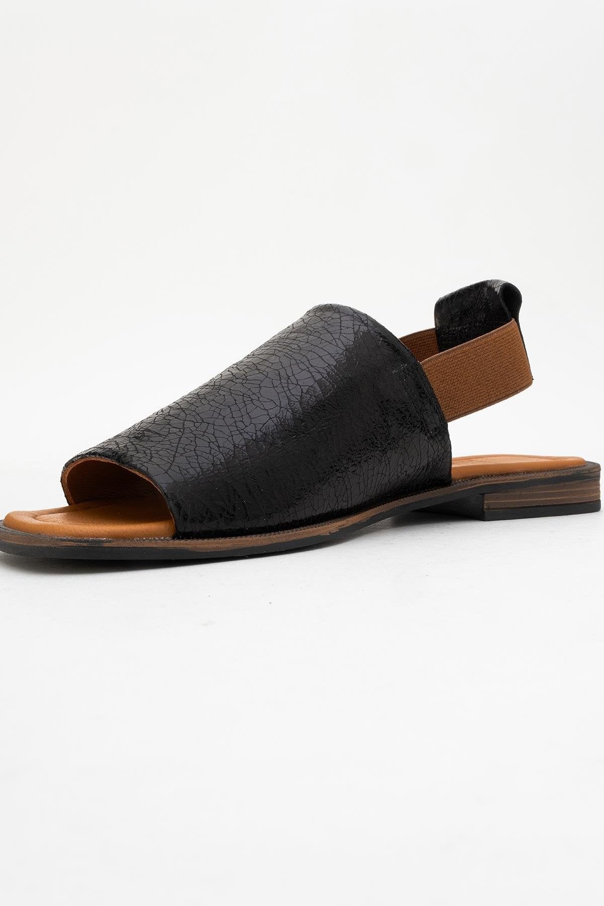 Fuela - Black Elastic Leather Sandals – heel view showing leather, black, Vowalisse