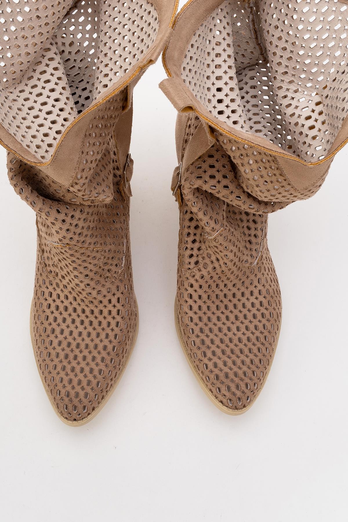 Larry Dark Beige Elasticated Block Heel Boot – back view showing leather, red, Vowalisse