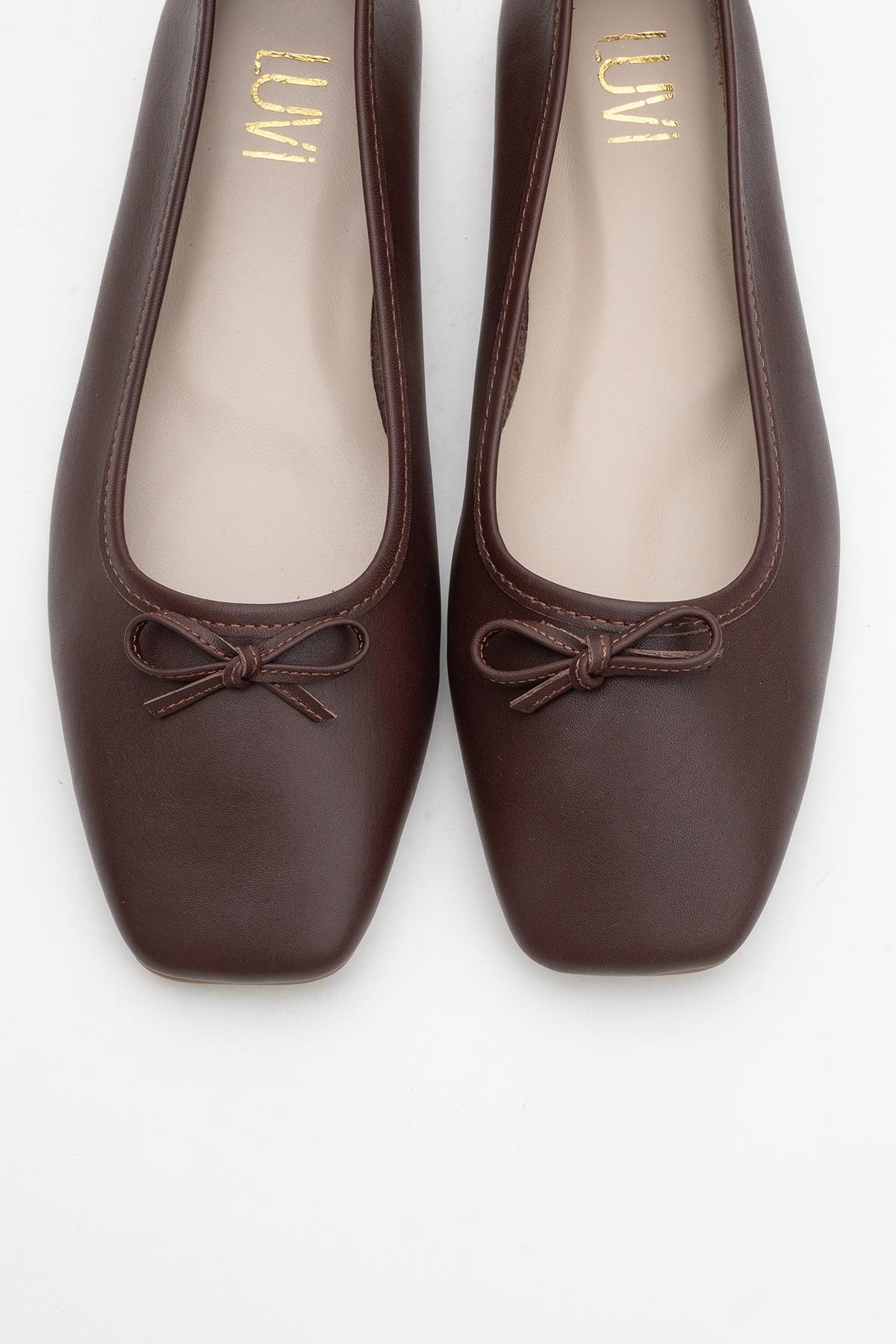 Sosa - Brown Genuine Leather Square-Toe Bow Ballet Flat – side view showing bow, leather, Vowalisse