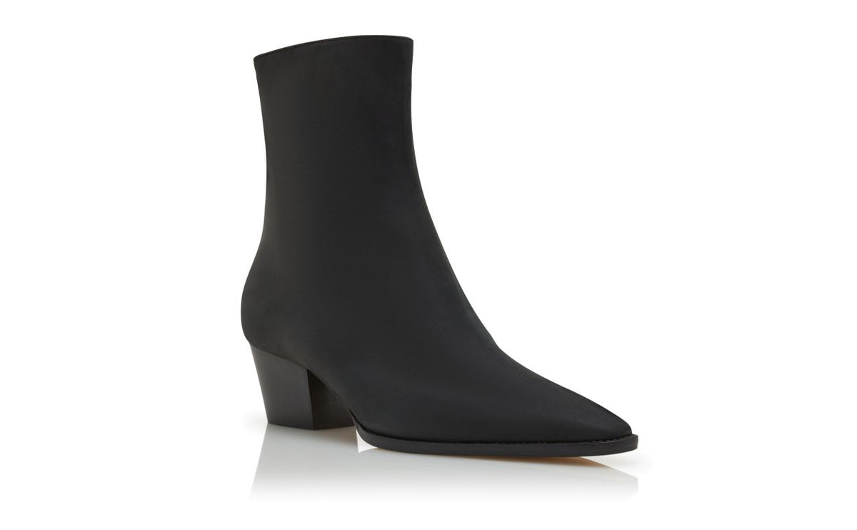 Clarisse Halo Black Pointed Toe Ankle Boots – top view showing black pointed toe, Vowalisse